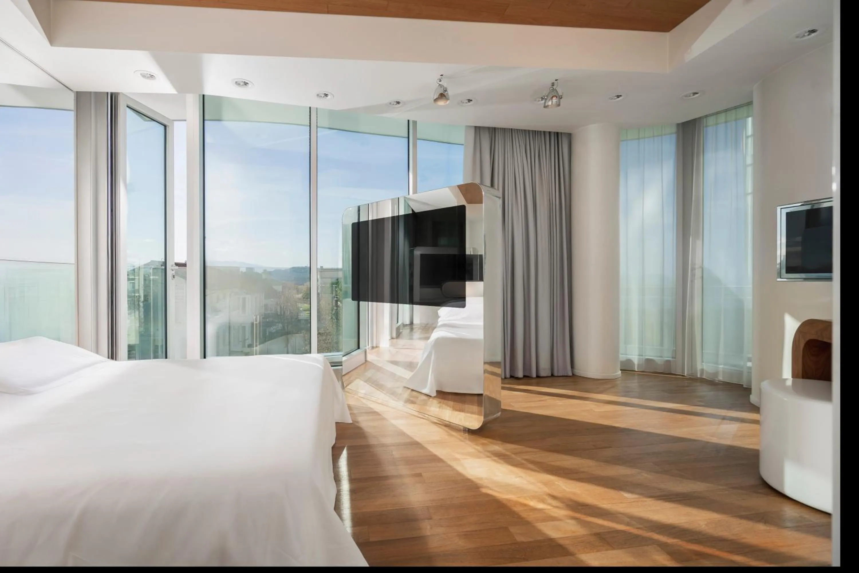 Bedroom, Bed in i-Suite Hotel