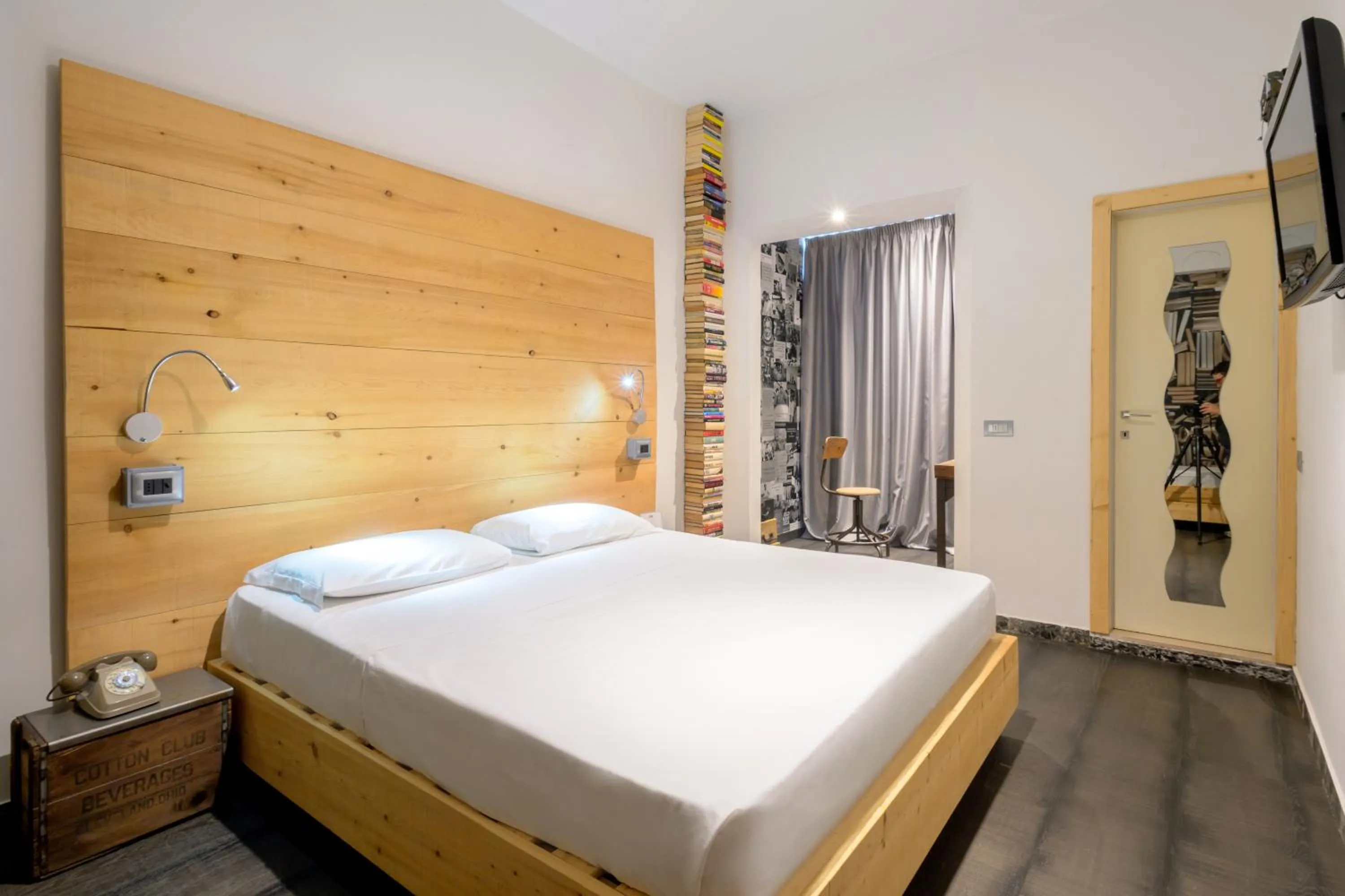 Bed in Hotel Perla - The storyhoteller