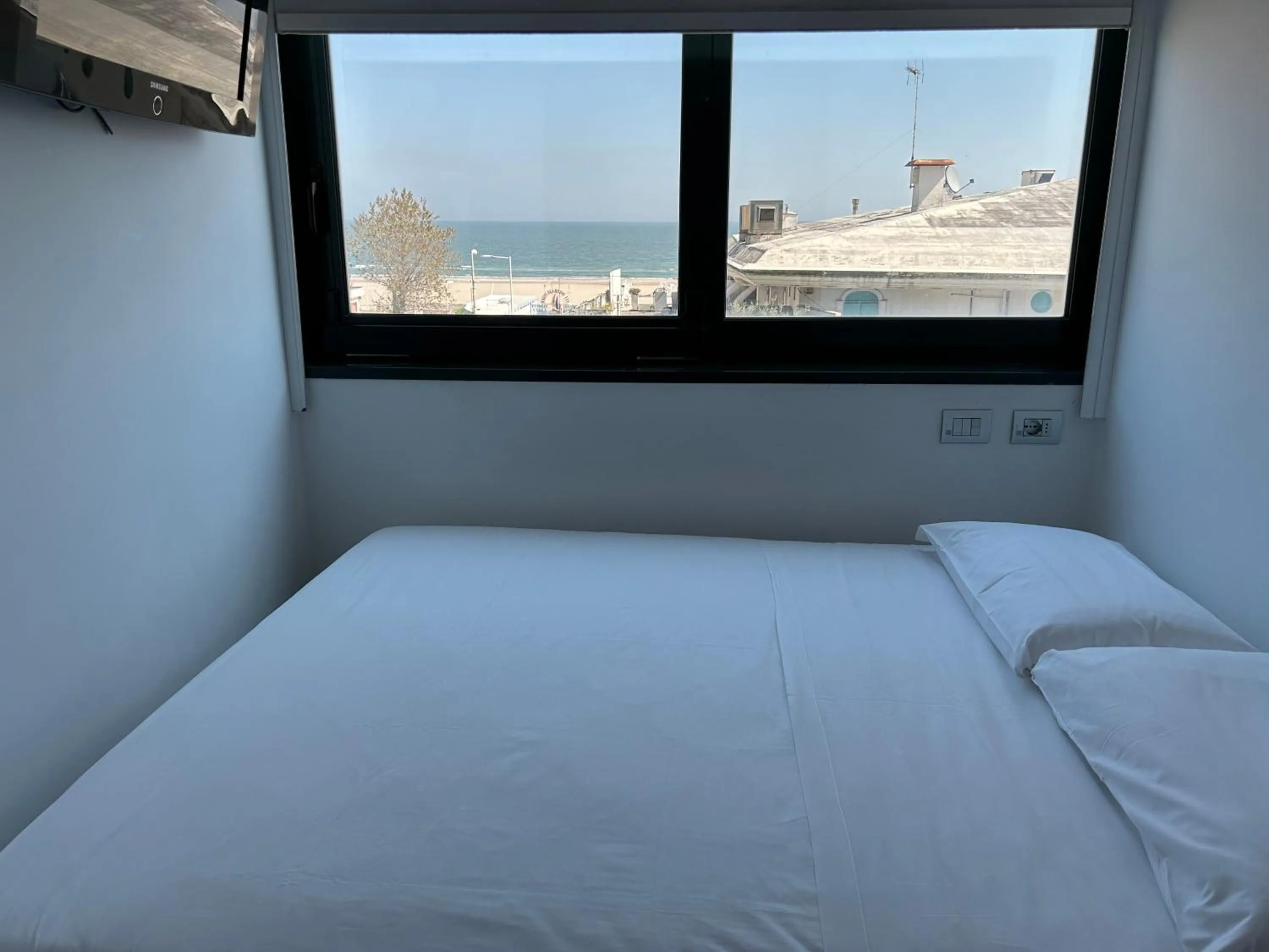 View (from property/room), Bed in Hotel Perla - The storyhoteller