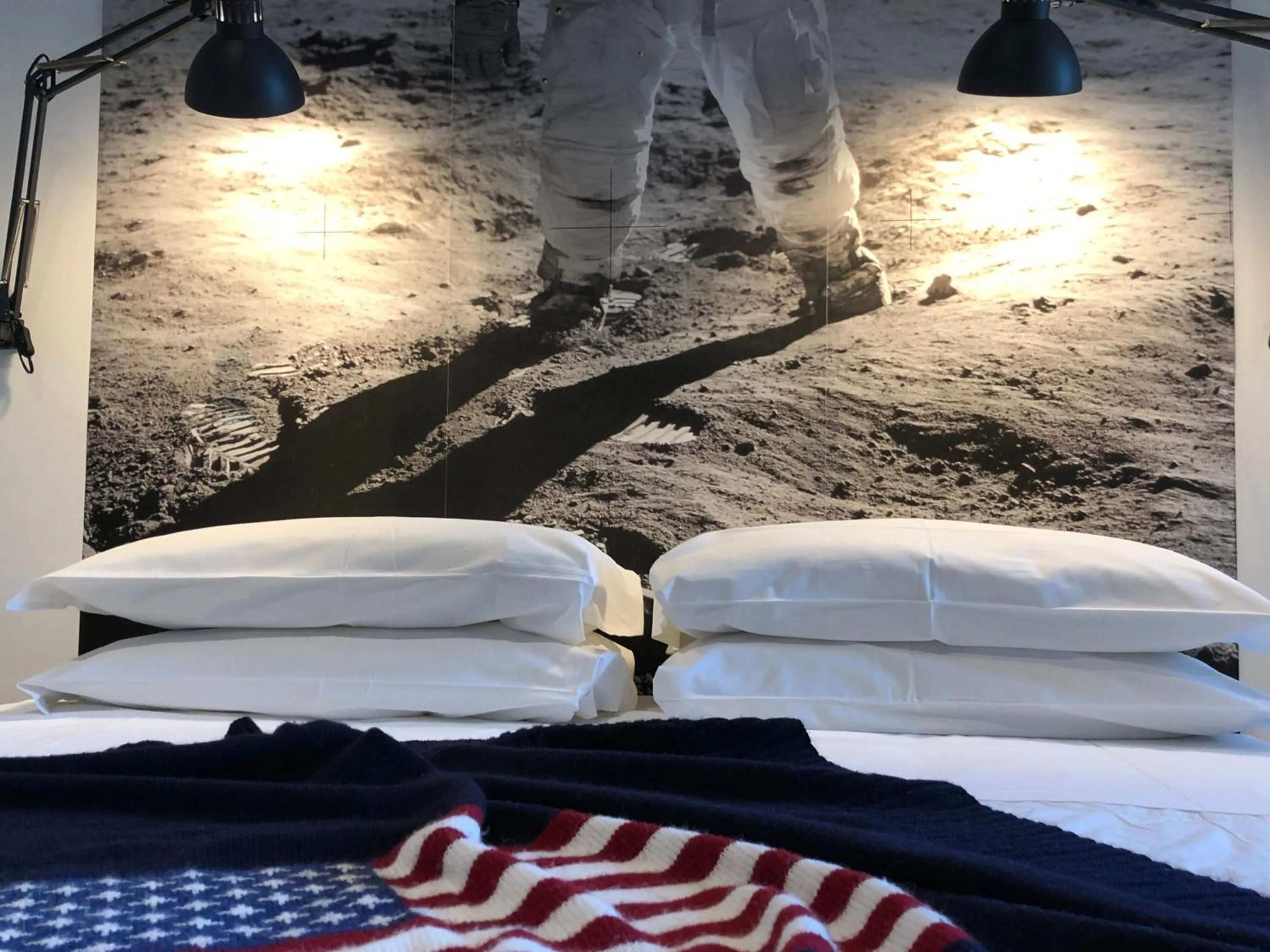 Bed in Hotel Perla - The storyhoteller