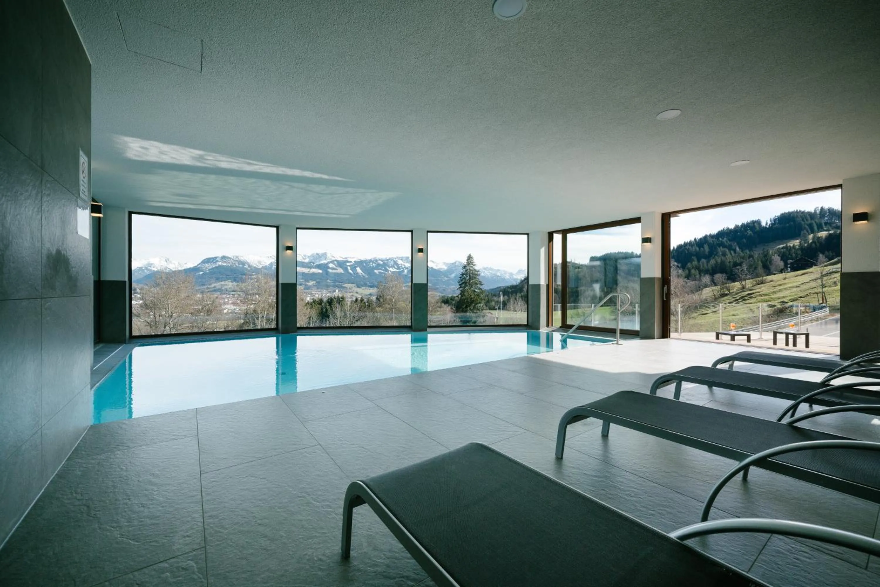 Swimming pool in Panoramahotel Kühbergalp