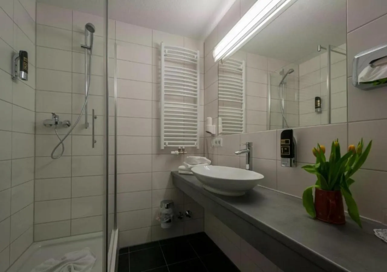 Shower in Panoramahotel Kühbergalp