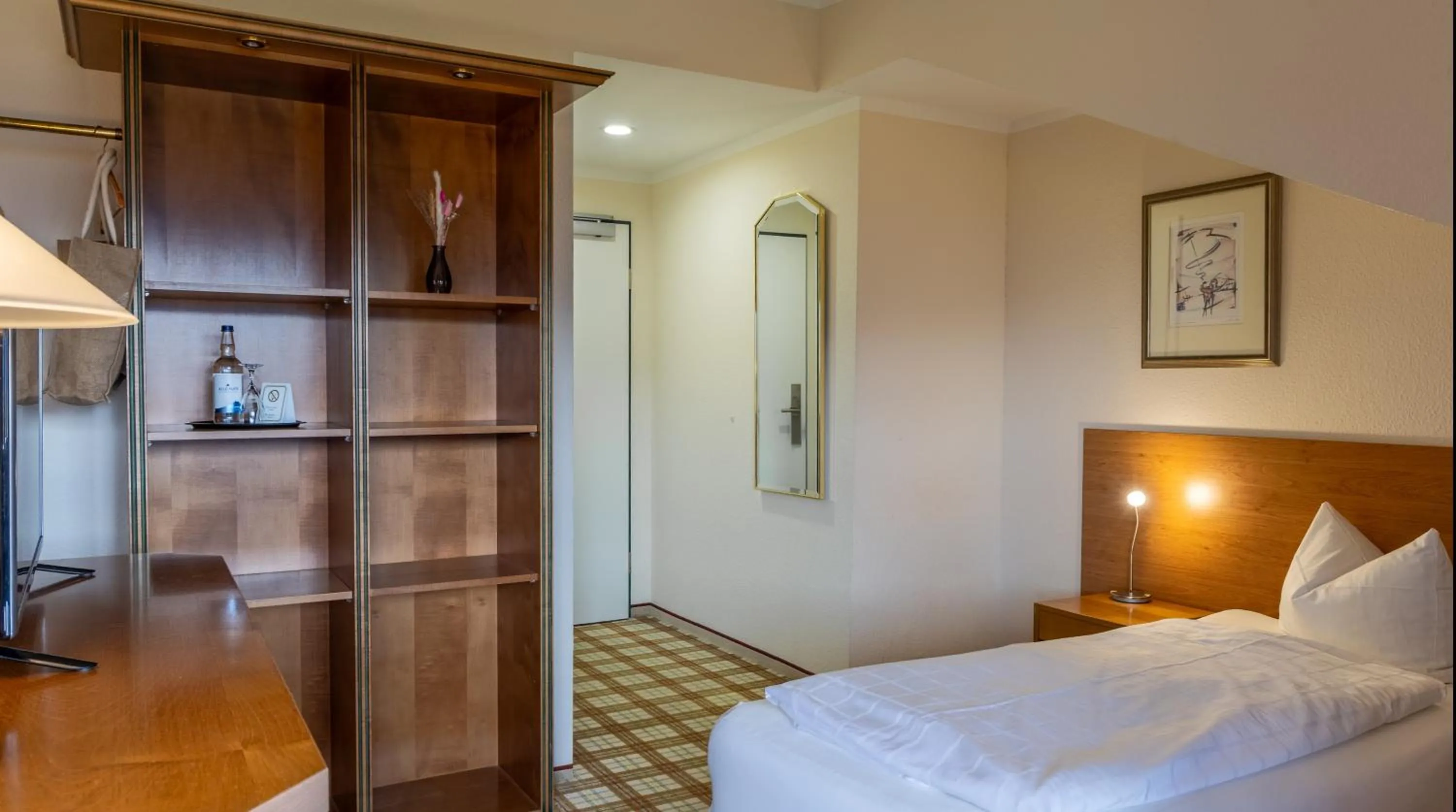 Photo of the whole room, Bed in Panoramahotel Kühbergalp