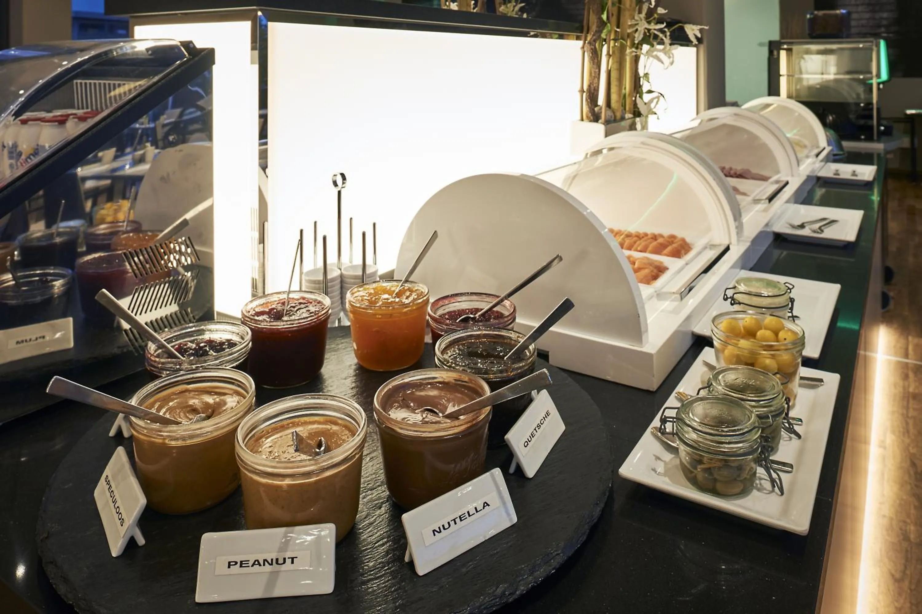 Buffet breakfast in LEGERE HOTEL Luxembourg