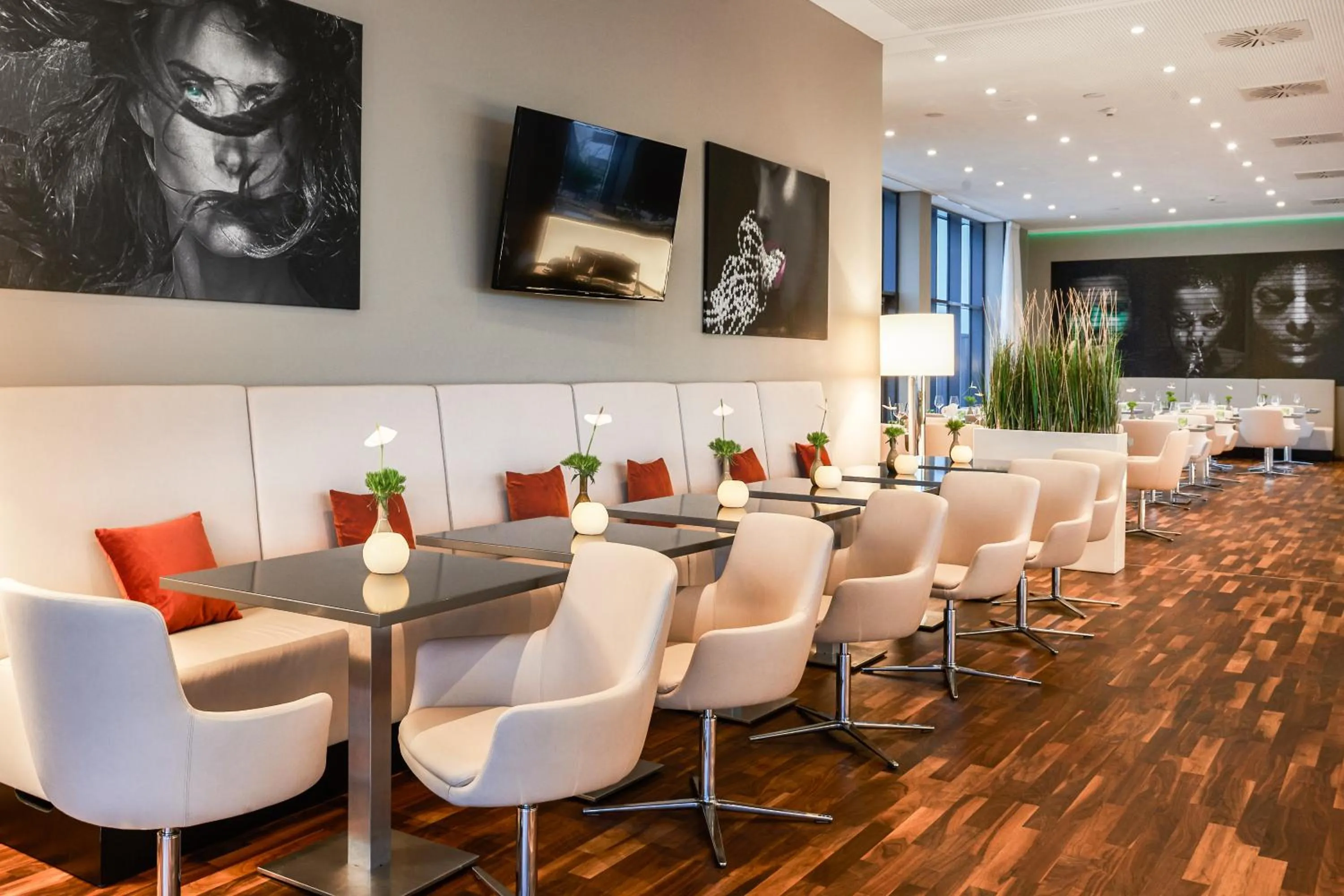 Restaurant/places to eat in LEGERE HOTEL Luxembourg