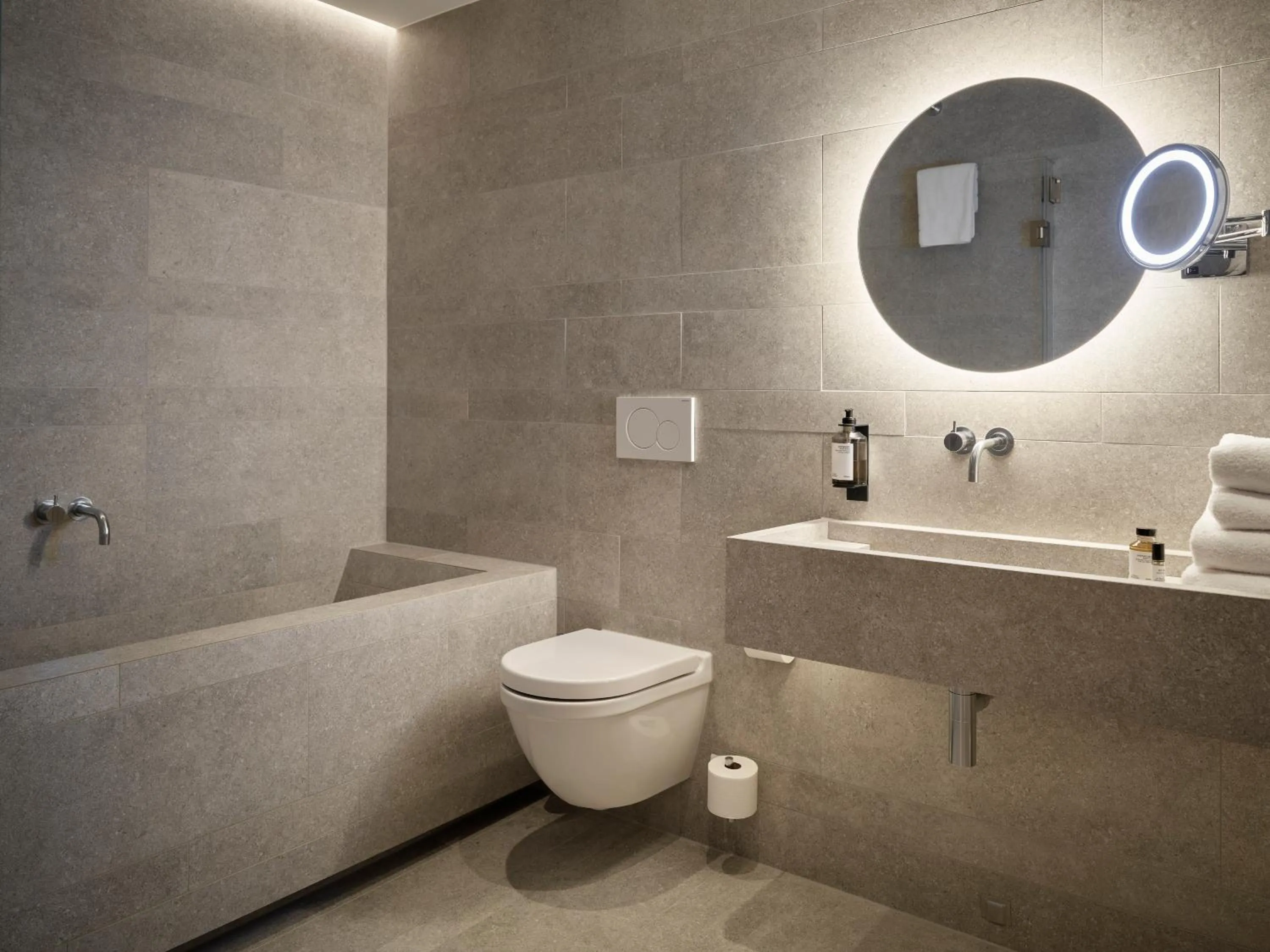 Toilet in Hotel 1904