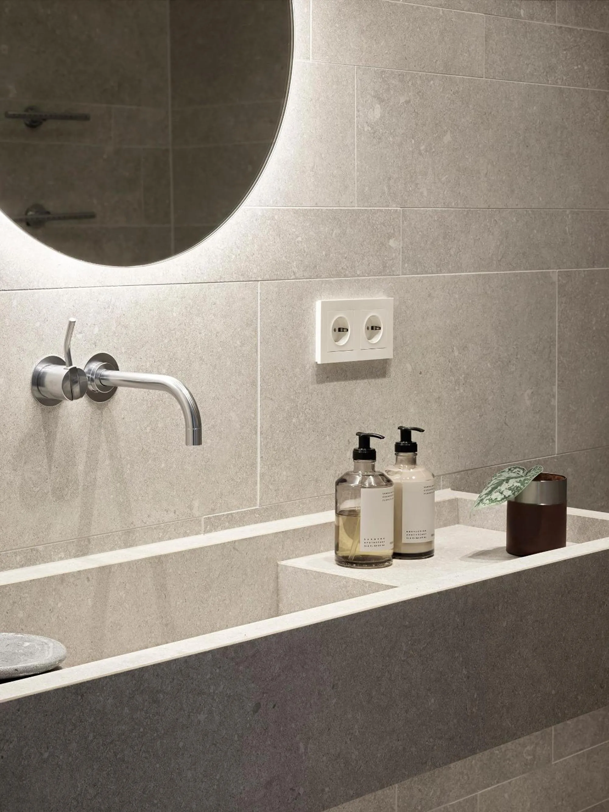 Toilet in Hotel 1904