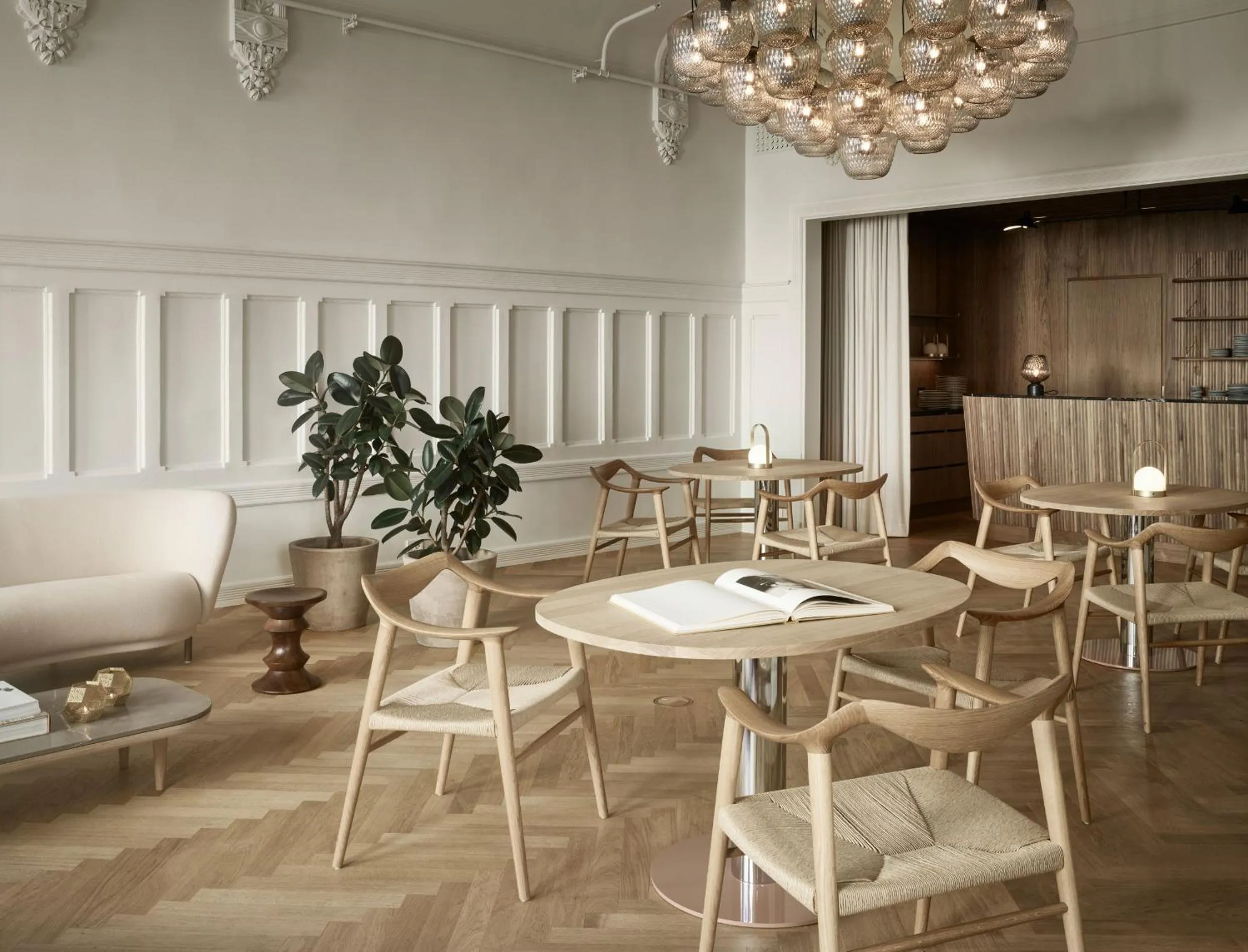 Restaurant/places to eat in Hotel 1904