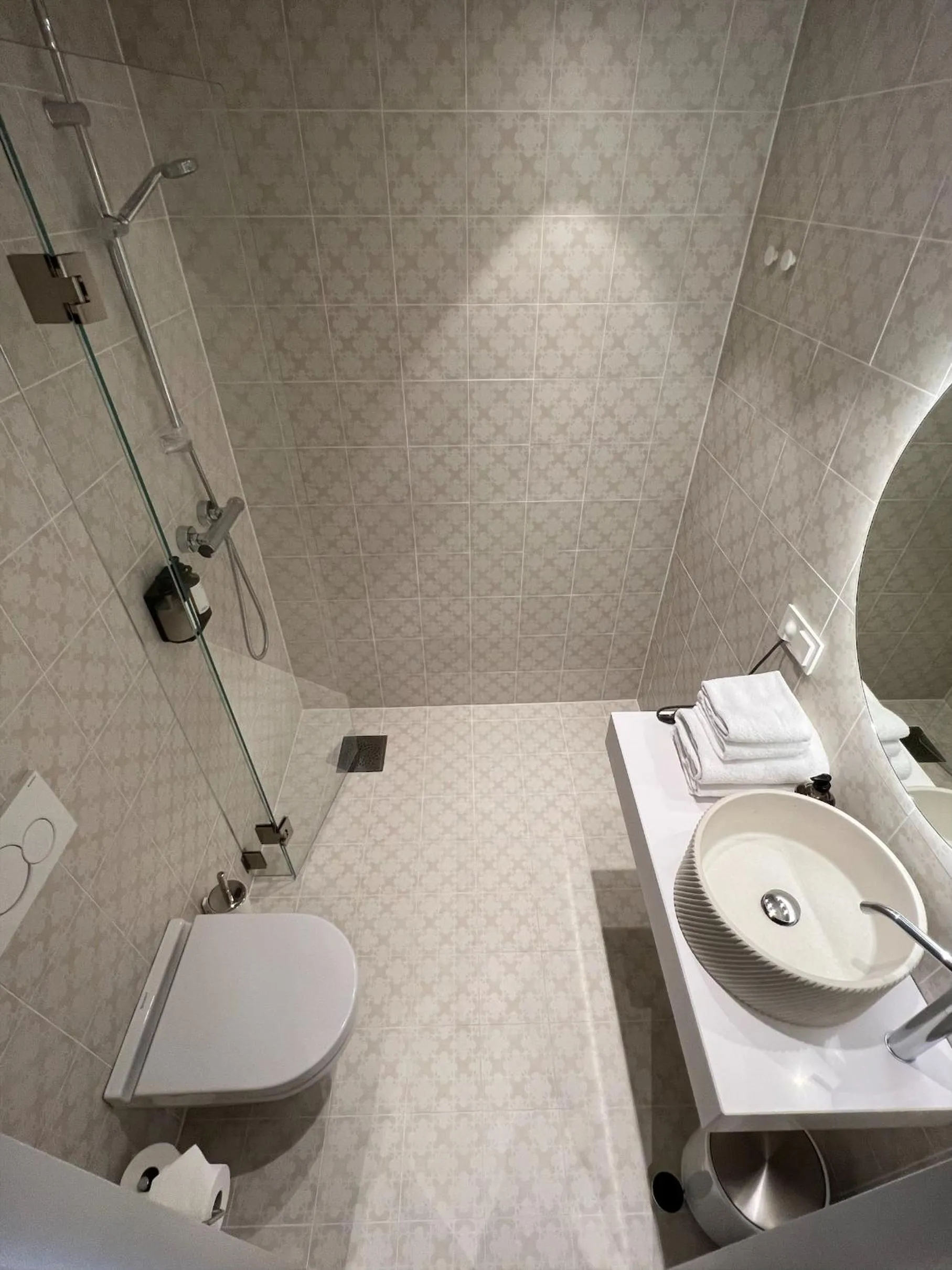 Toilet in Hotel 1904