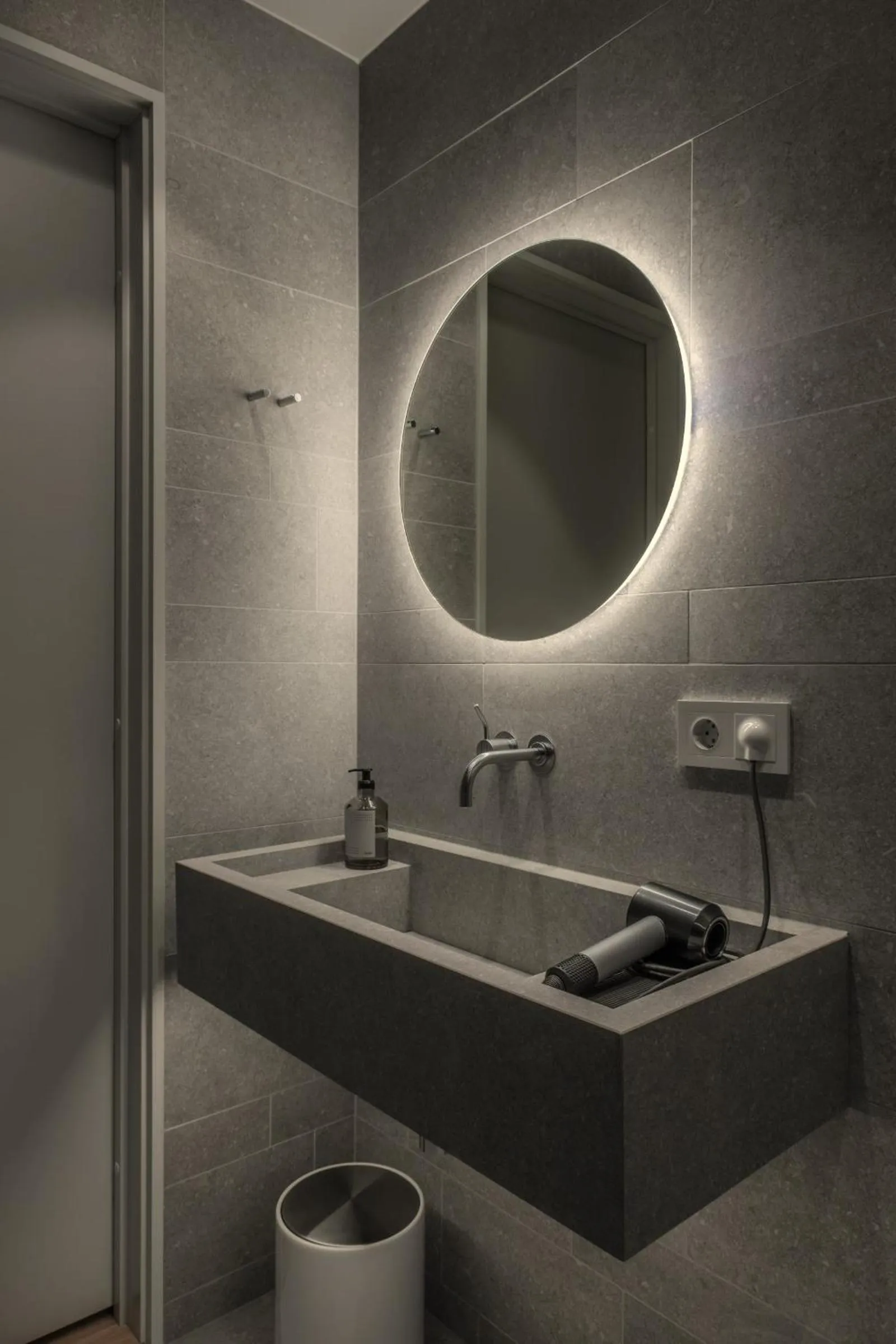 Toilet in Hotel 1904