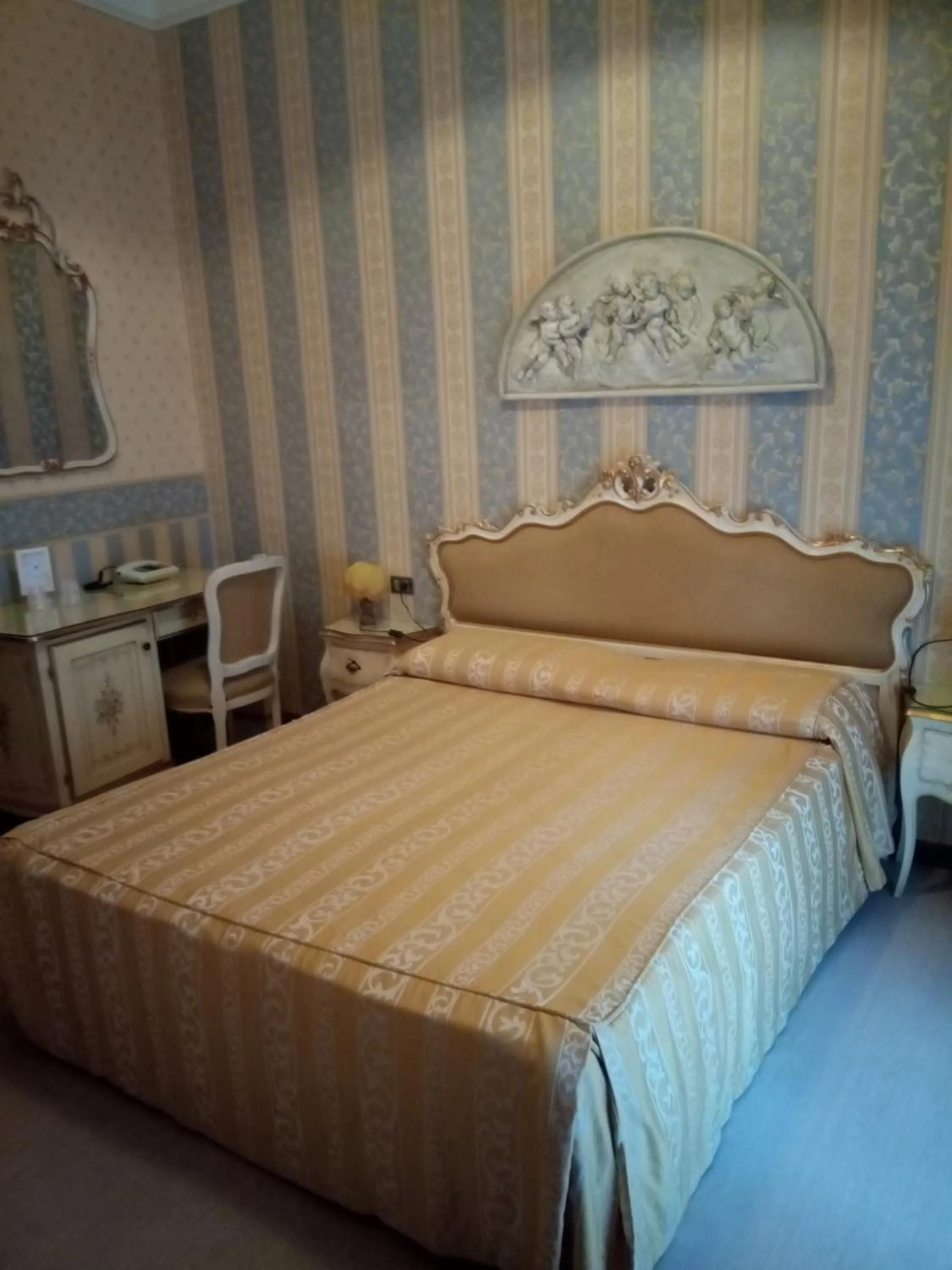 Bedroom, Bed in Garda Sol SPA Hotel & Appartamenti