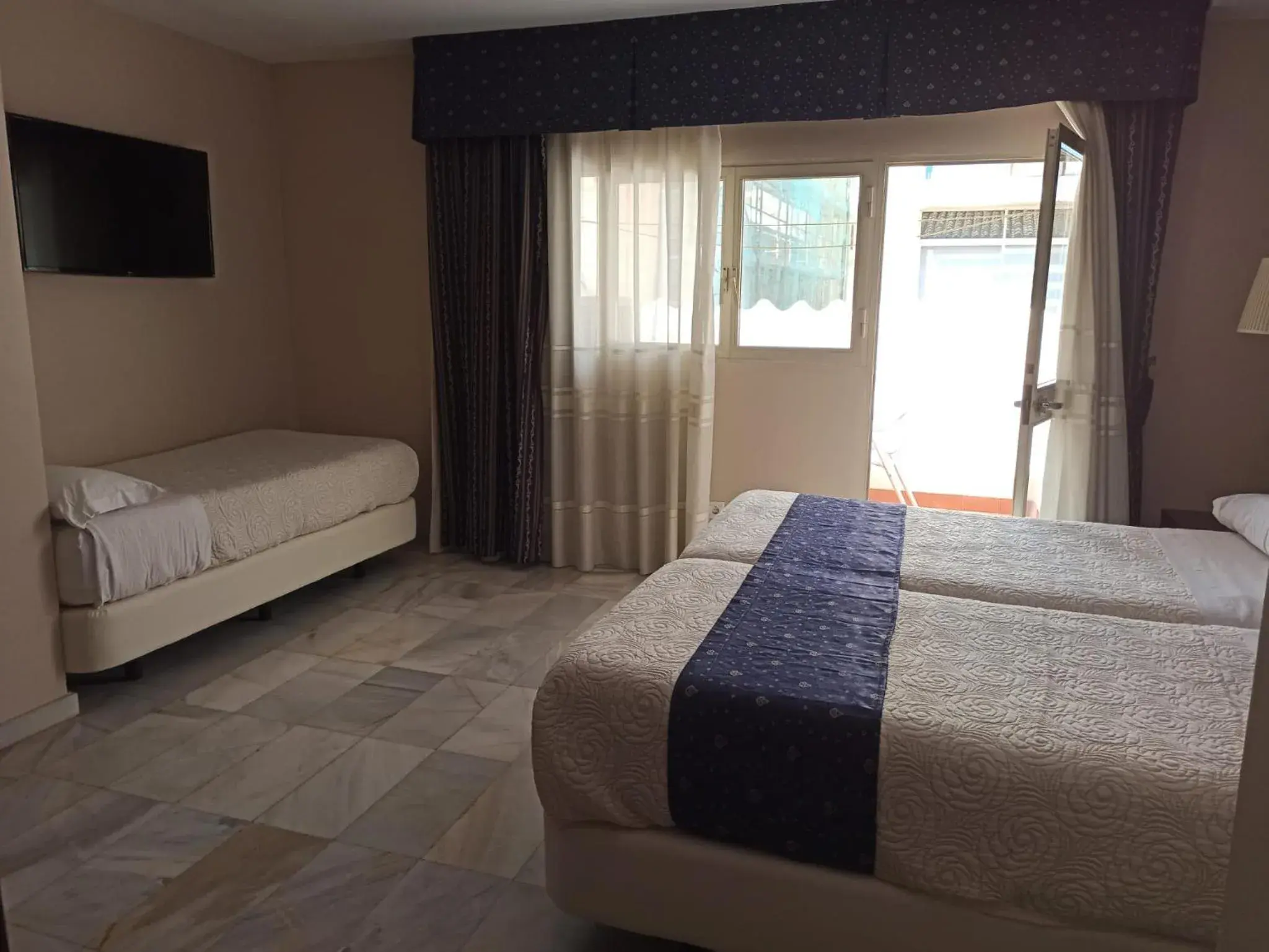 Standard Triple Studio in Castilla Guerrero Standard Triple Studio in Castilla Guerrero