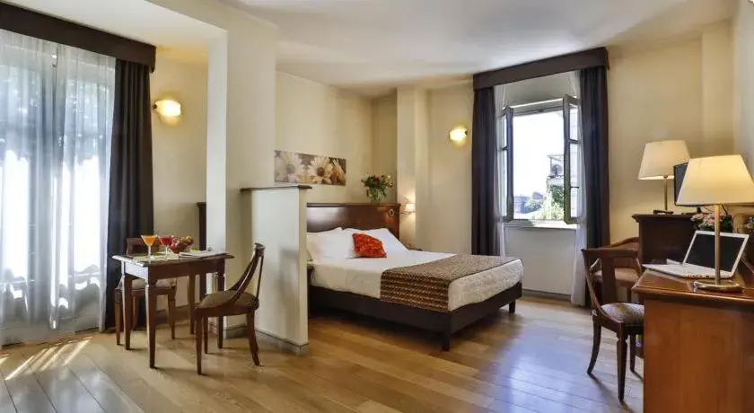 Large Double Room in Hotel & Residence Torino Centro - Stazione Porta Susa Large Double Room in Hotel & Residence Torino Centro - Stazione Porta Susa