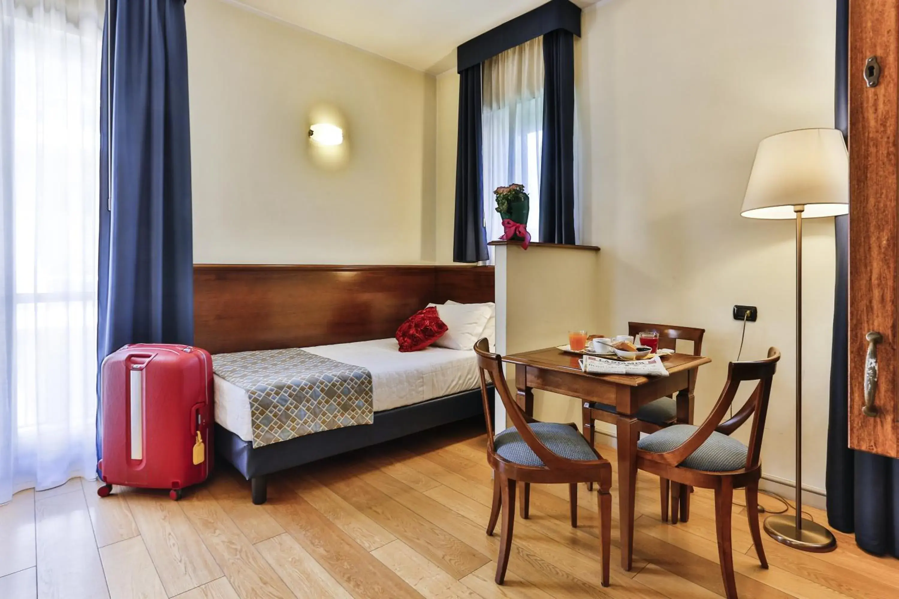 Triple Room in Hotel & Residence Torino Centro - Stazione Porta Susa Triple Room in Hotel & Residence Torino Centro - Stazione Porta Susa