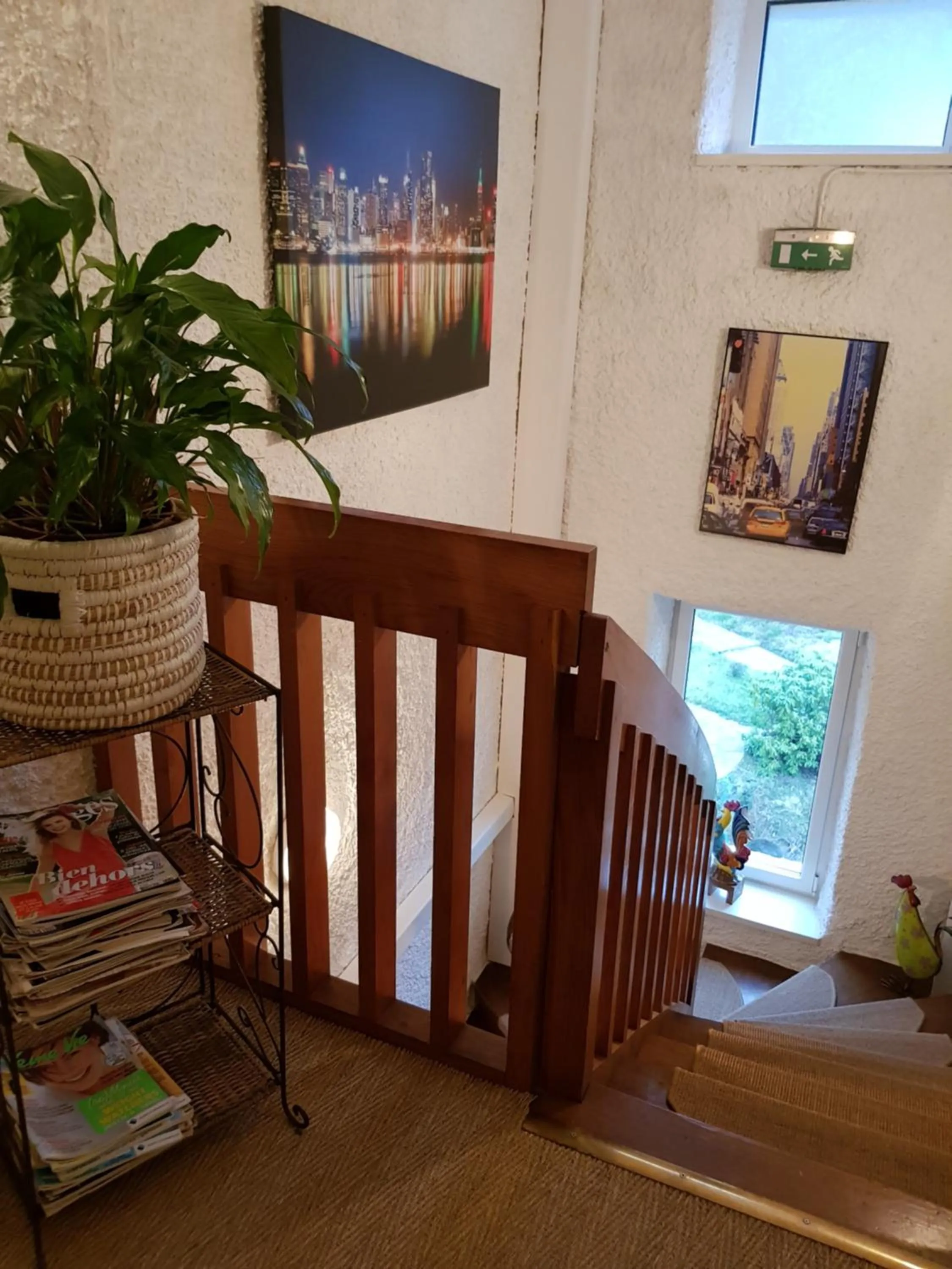 Lobby or reception in Logis hôtel restaurant les Carillons