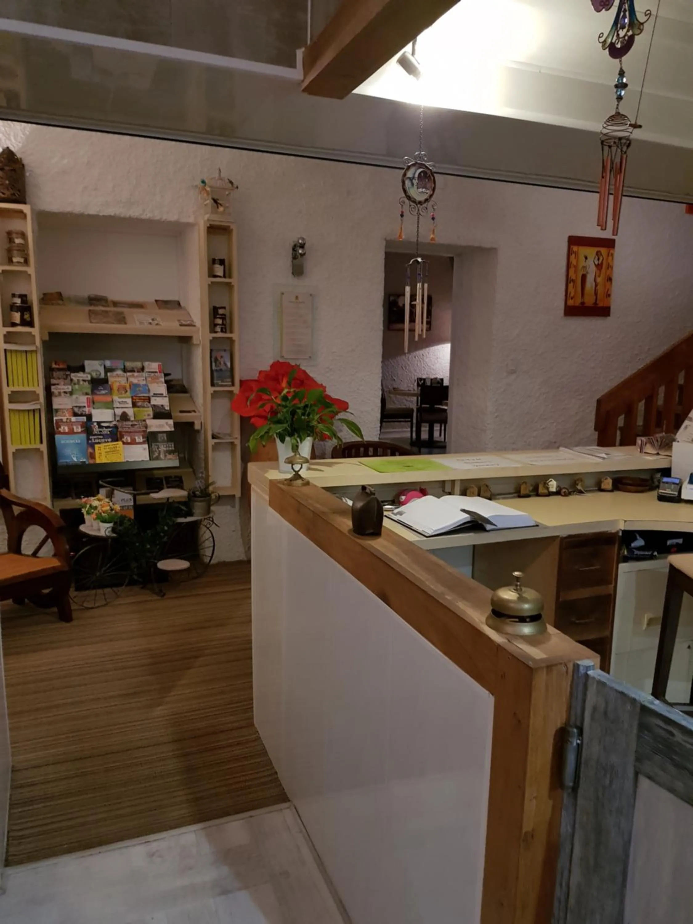 Lobby or reception in Logis hôtel restaurant les Carillons