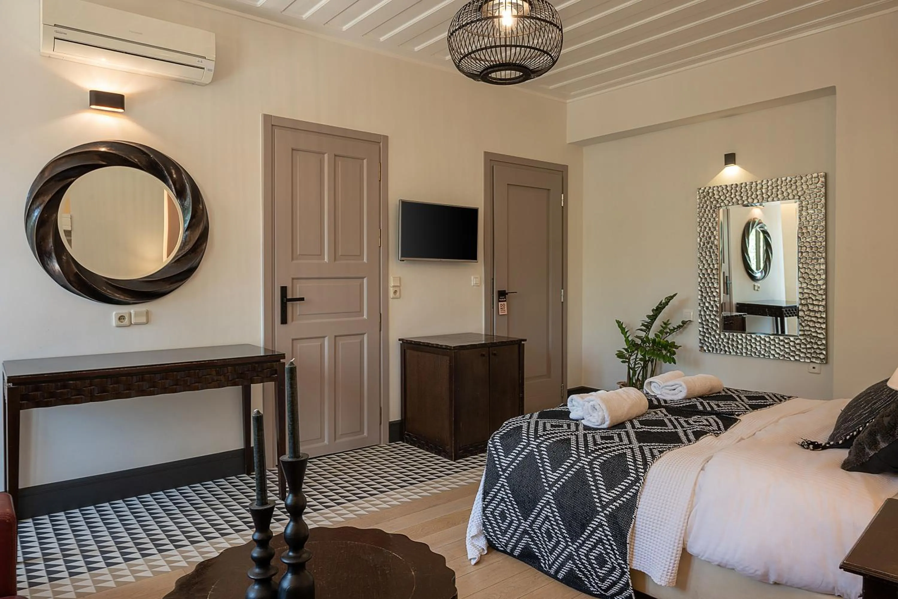 Communal lounge/ TV room, Bed in Vranas Ambiance Hotel