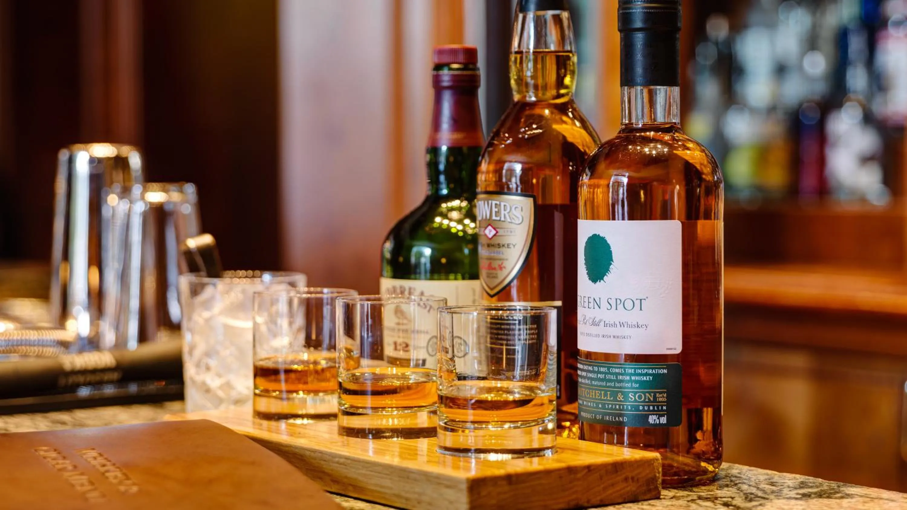 Lounge or bar in InterContinental Dublin by IHG