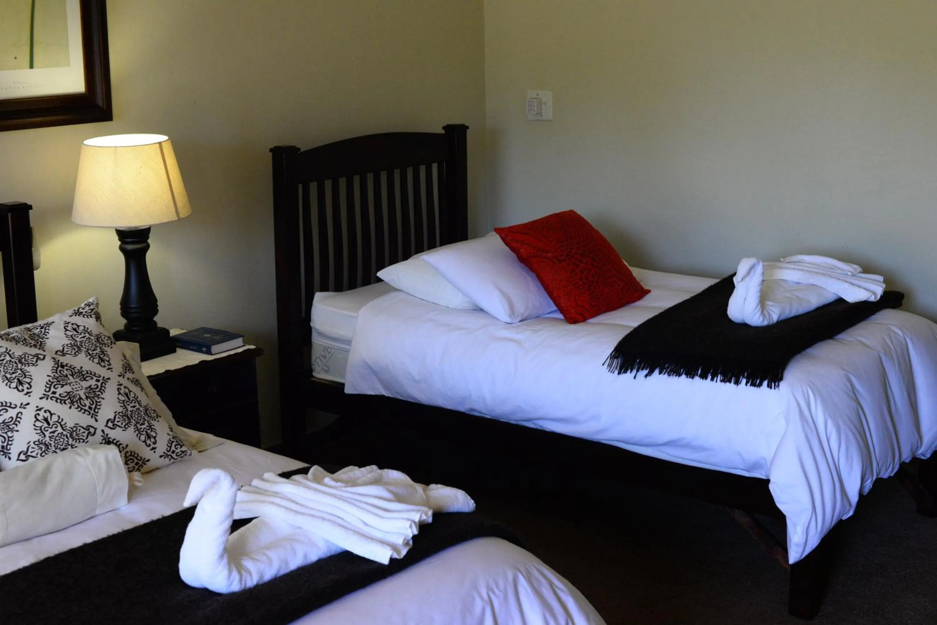 Bedroom, Bed in Avant Garde Lodge