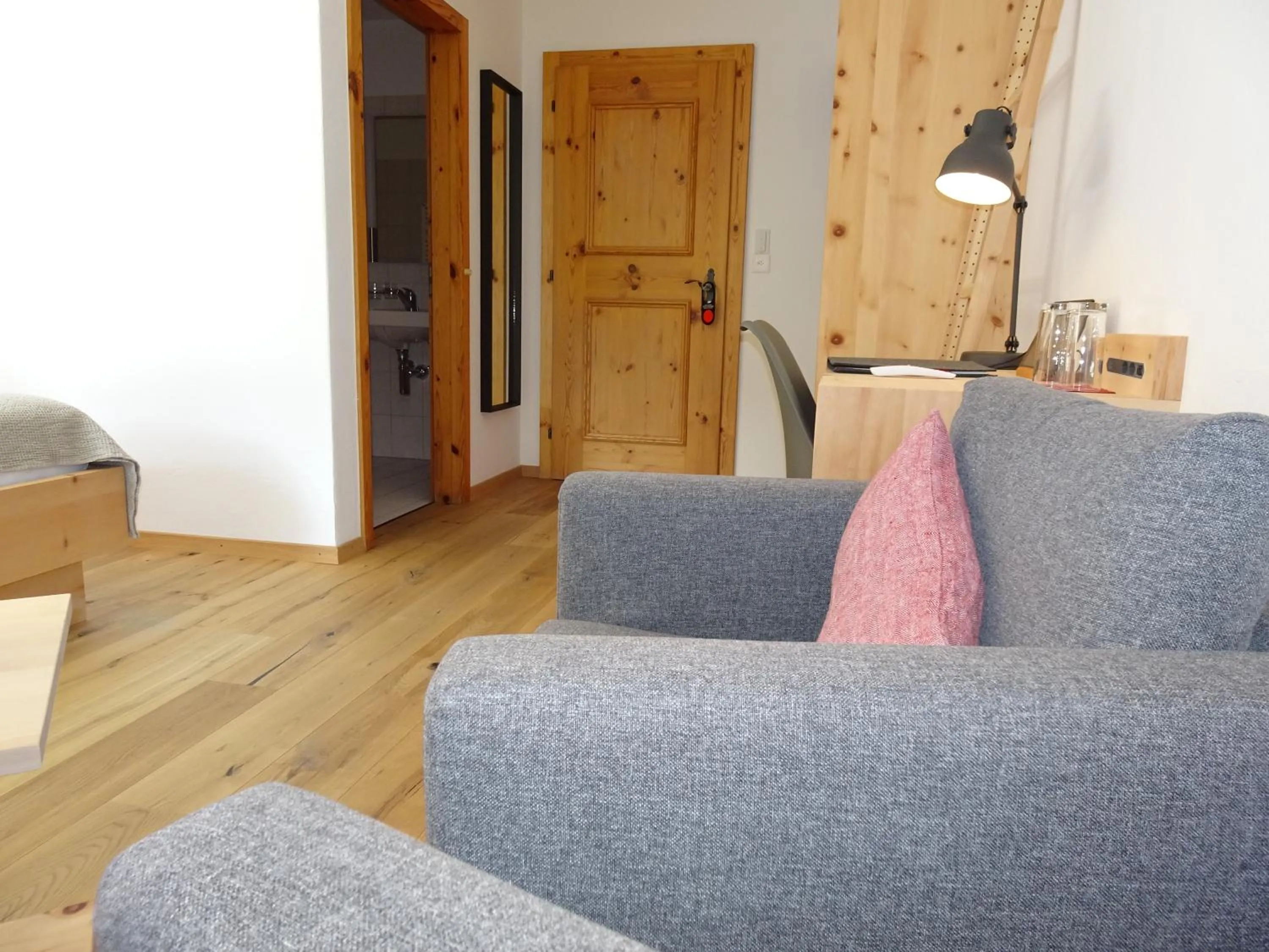 Photo of the whole room in Schorta's Alvetern - Boutique Hotel