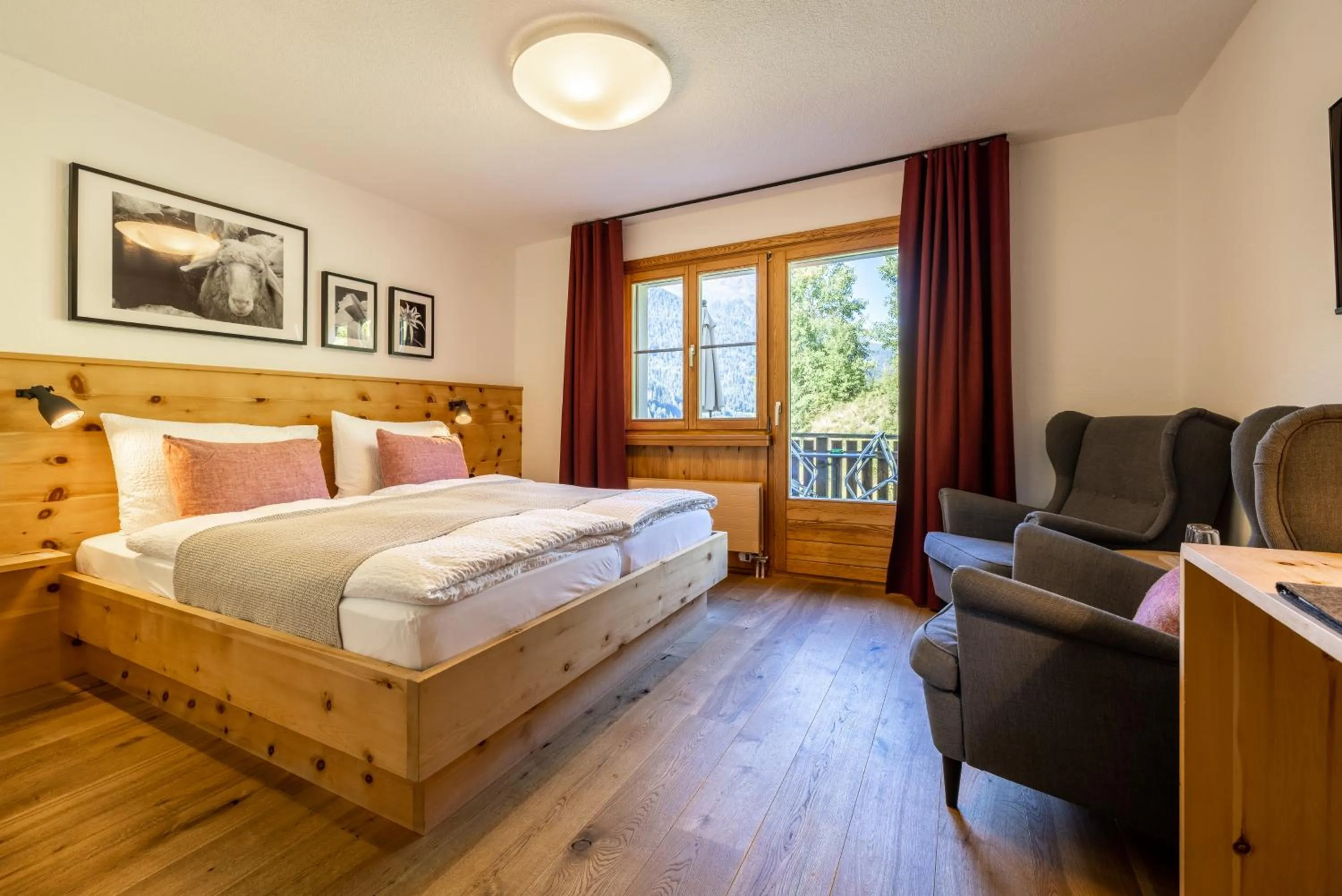 Bed in Schorta's Alvetern - Boutique Hotel