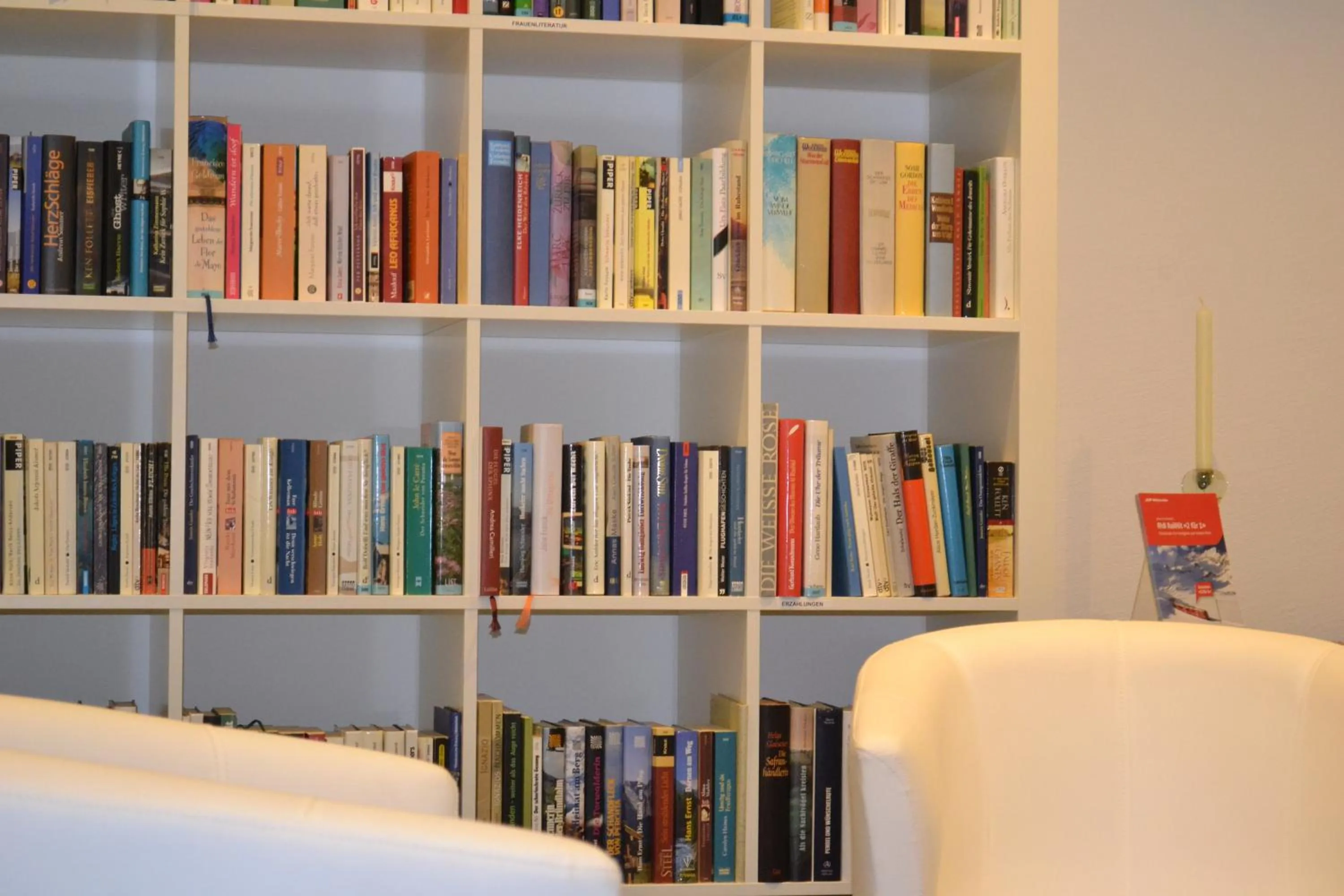 Library in Schorta's Alvetern - Boutique Hotel