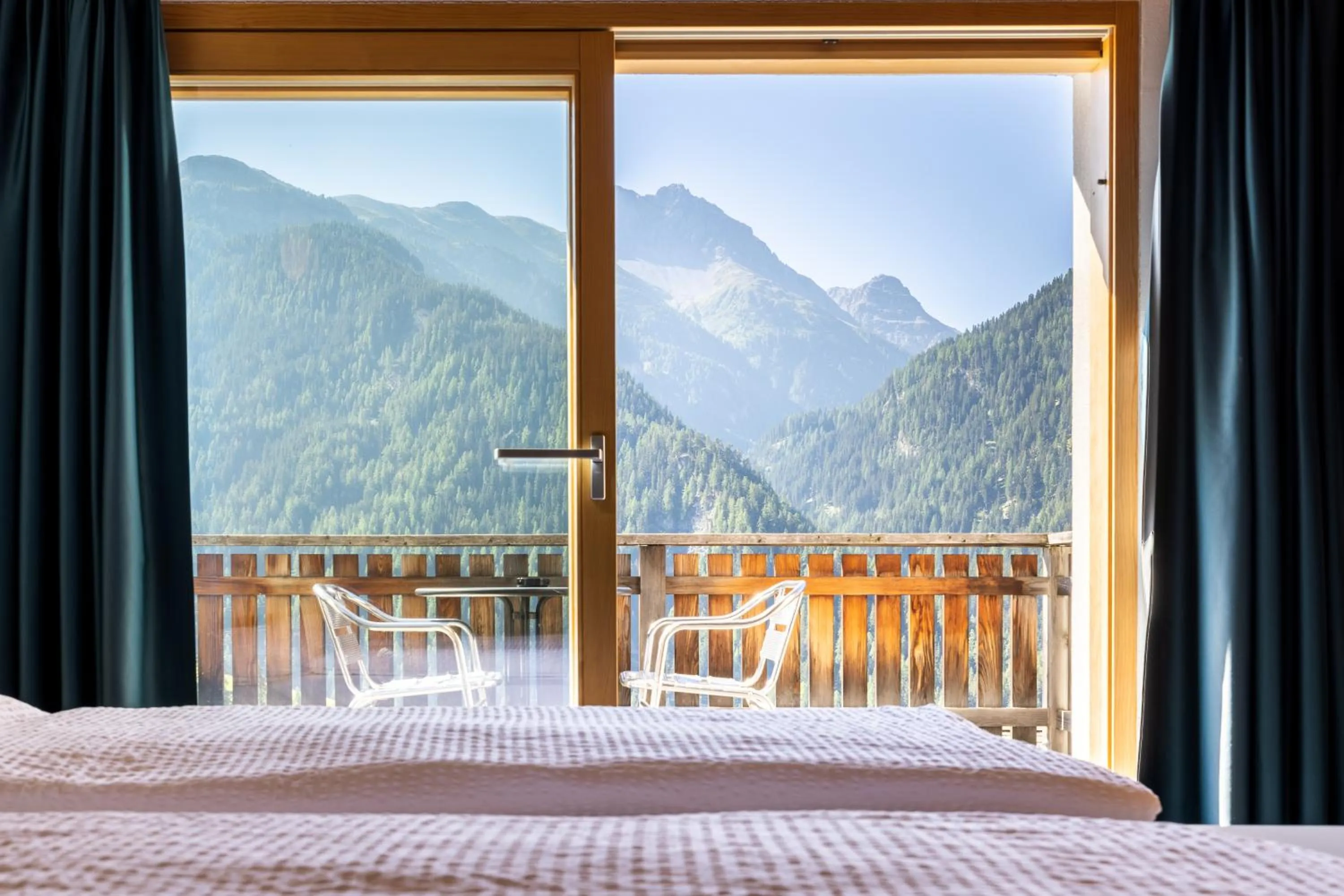 Bed in Schorta's Alvetern - Boutique Hotel