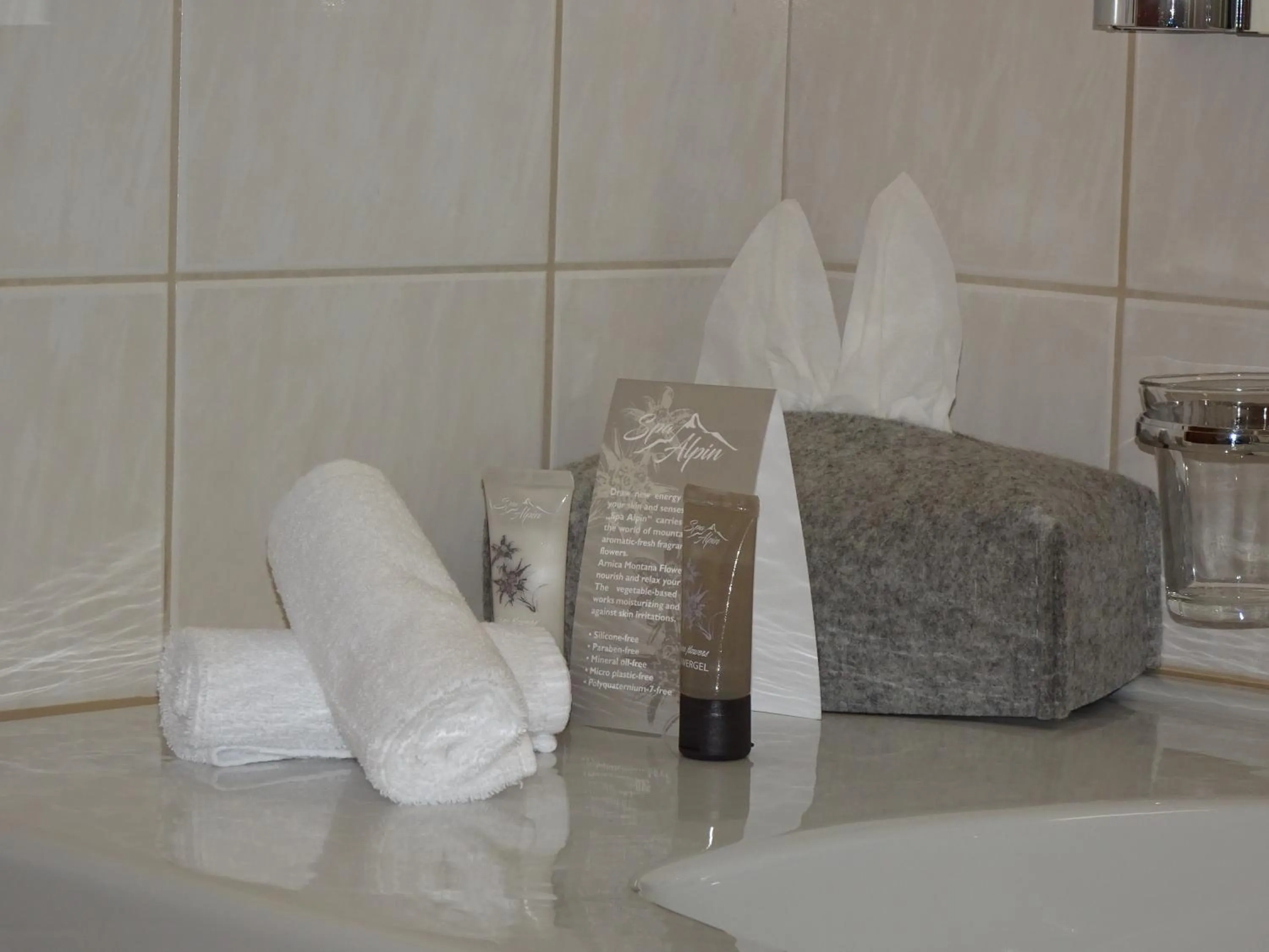 Bathroom in Schorta's Alvetern - Boutique Hotel