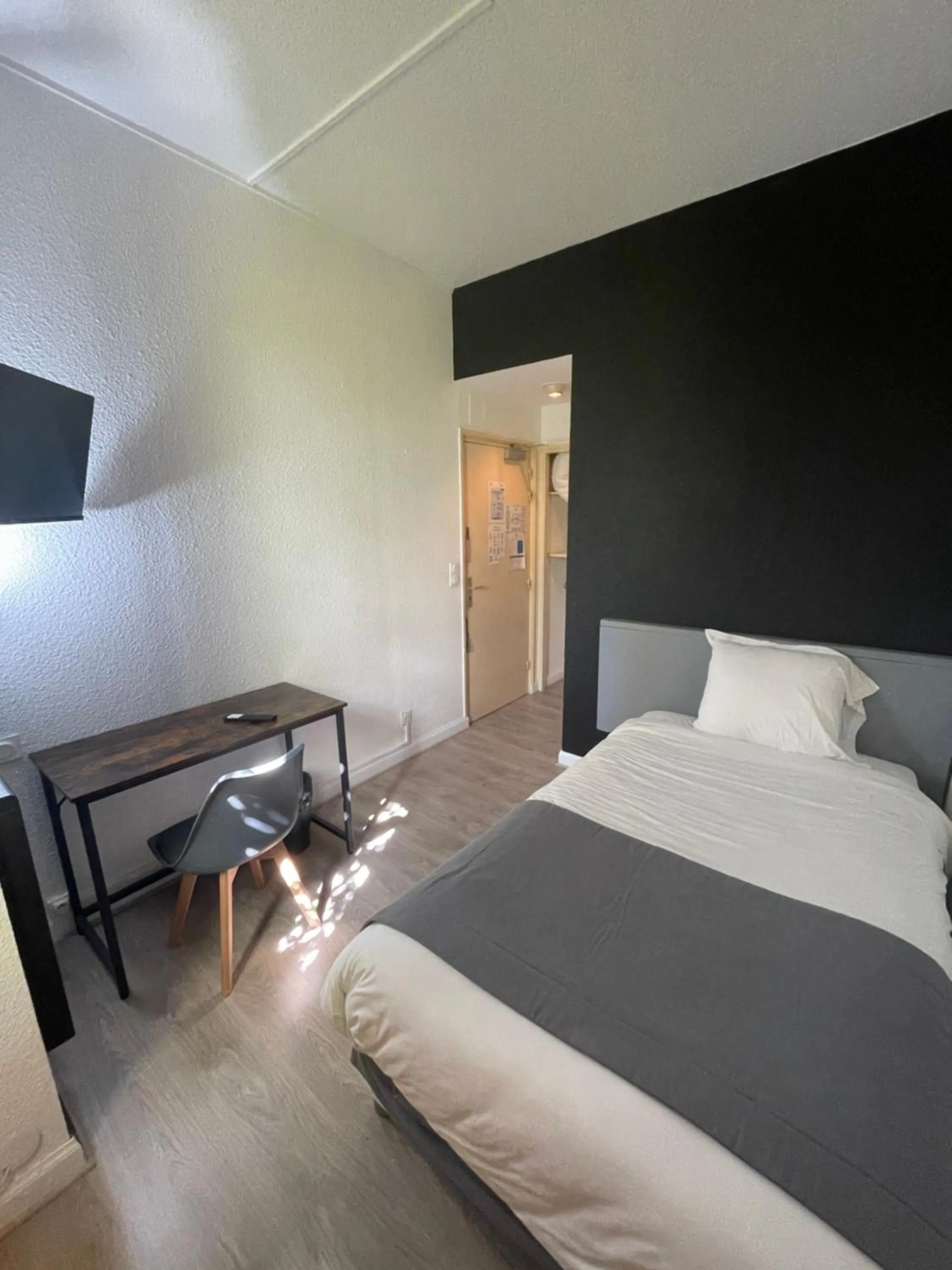 Bed in Hôtel & Spa Le Gambetta, Bergerac, Centre ville