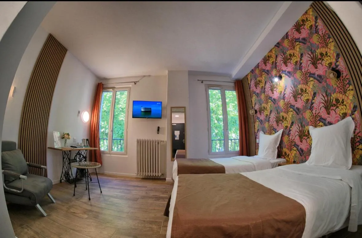 Bed in Hôtel & Spa Le Gambetta, Bergerac, Centre ville