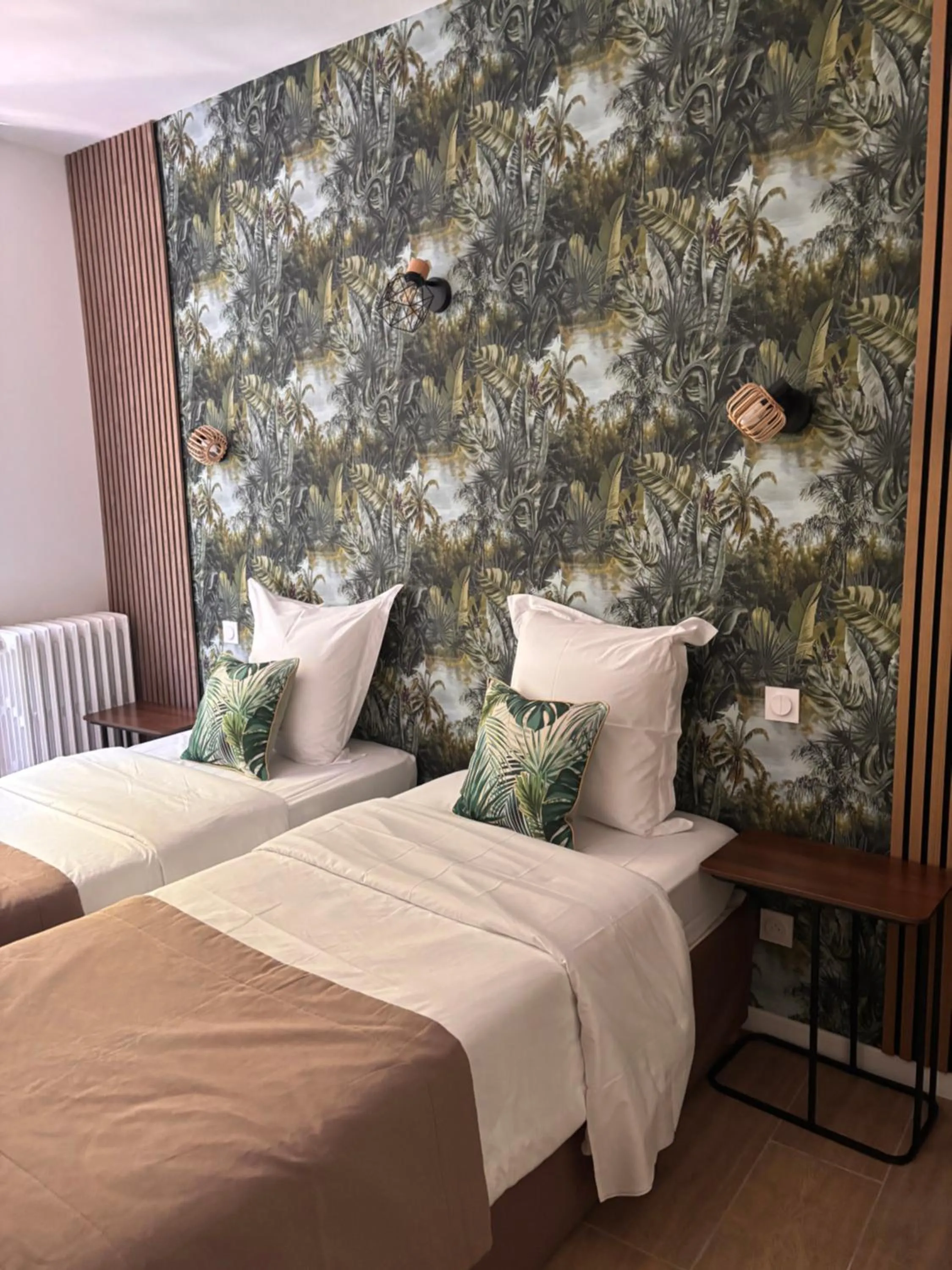 Bed in Hôtel & Spa Le Gambetta, Bergerac, Centre ville