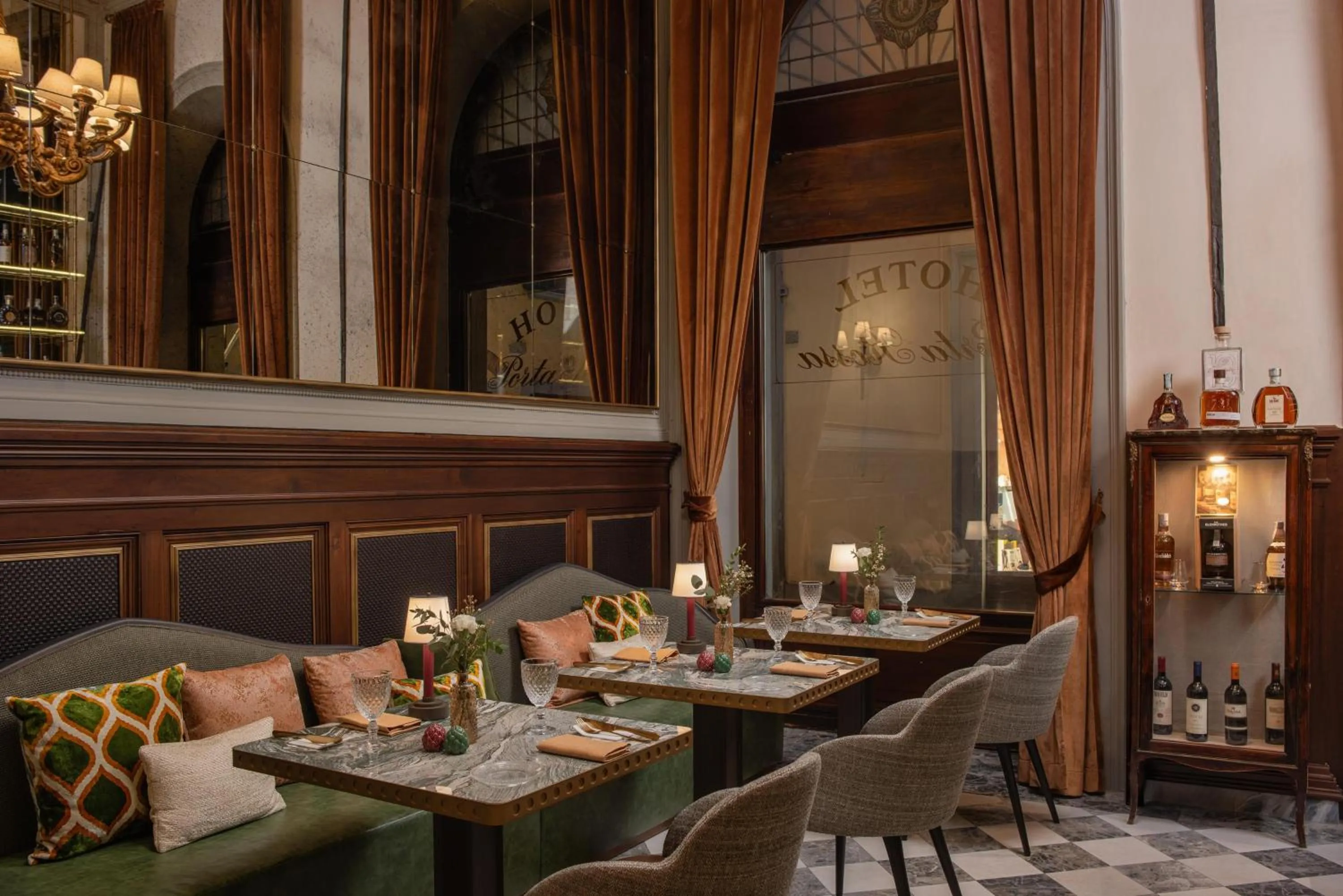 Restaurant/places to eat in NH Collection Firenze Porta Rossa