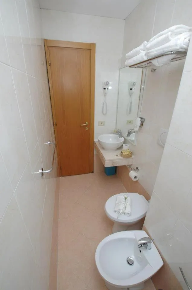 Bathroom in Eurotel