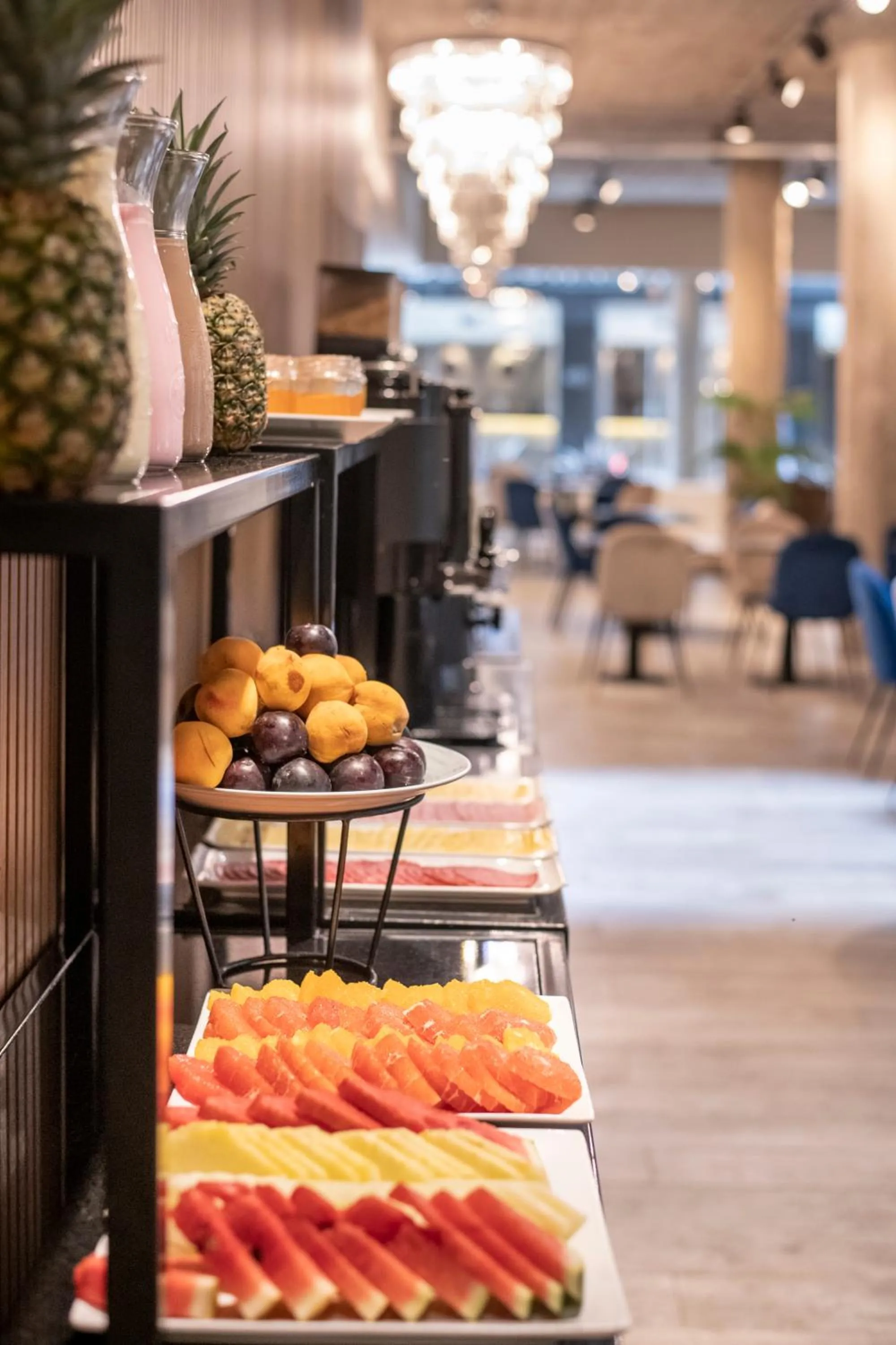 Restaurant/places to eat in Efe Hotel & Cowork