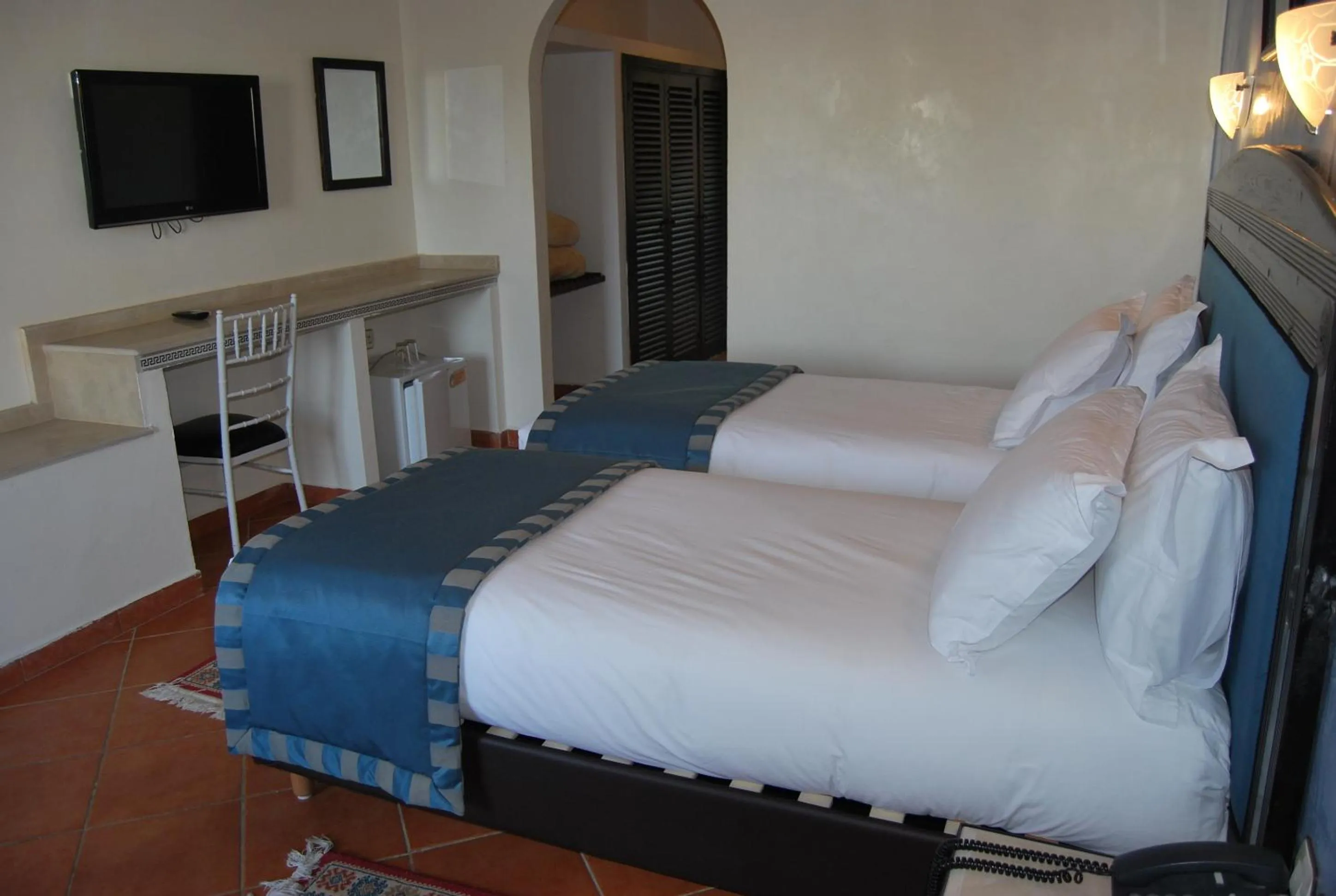 Photo of the whole room, Bed in Hotel Al Khaima