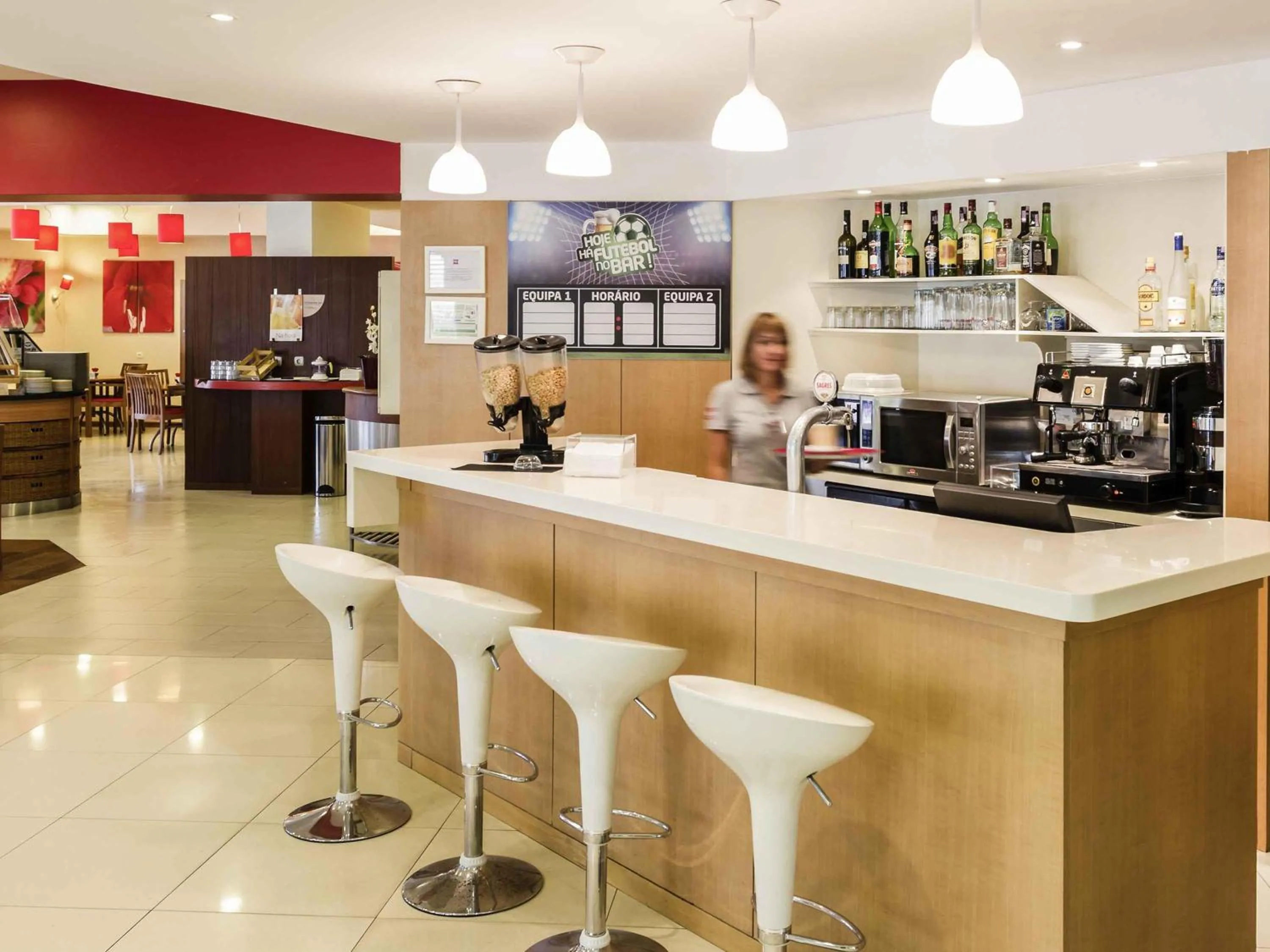 Lounge or bar in Hotel ibis Setubal