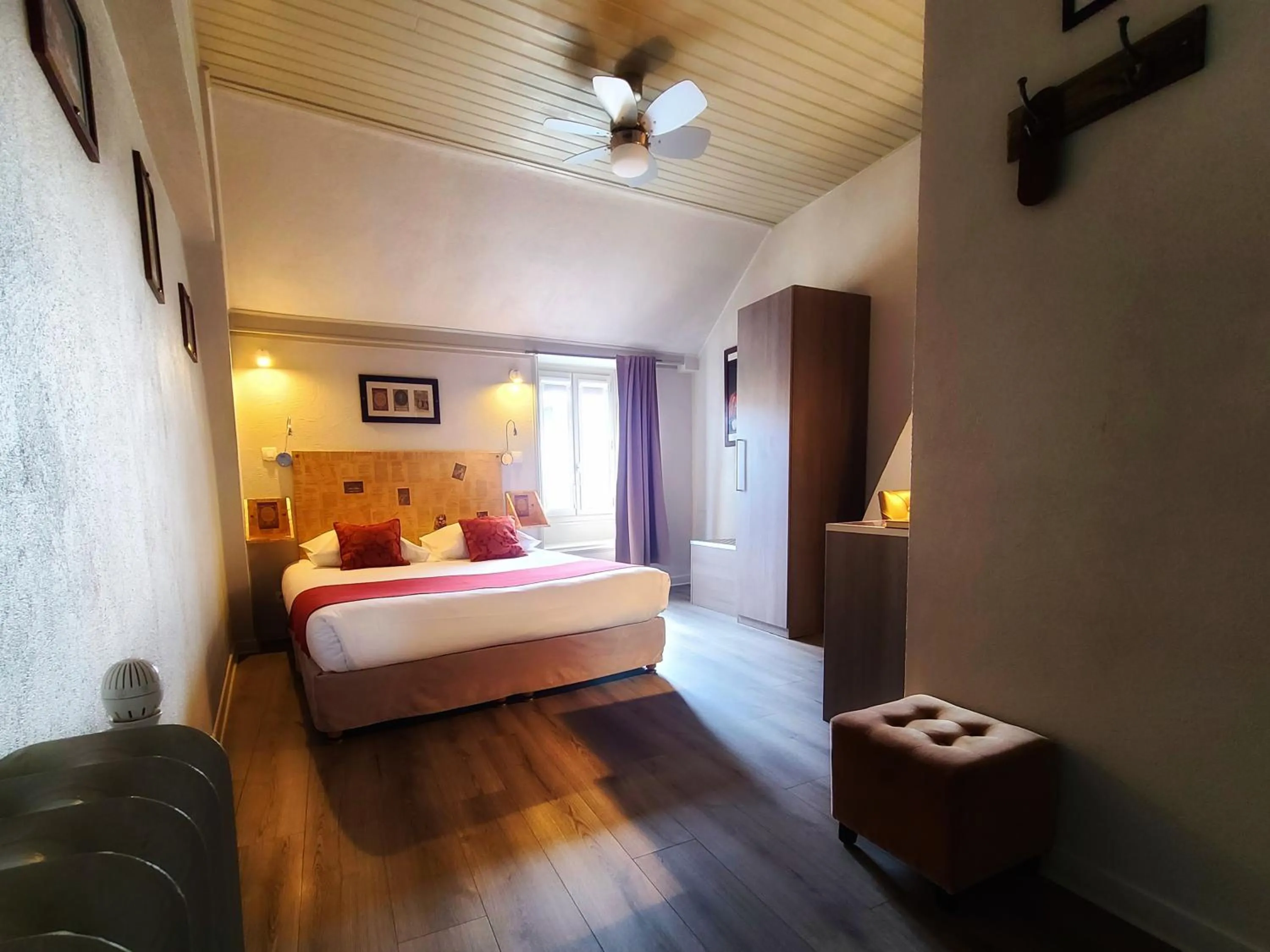 Bed in Hôtel Mille et une Feuilles