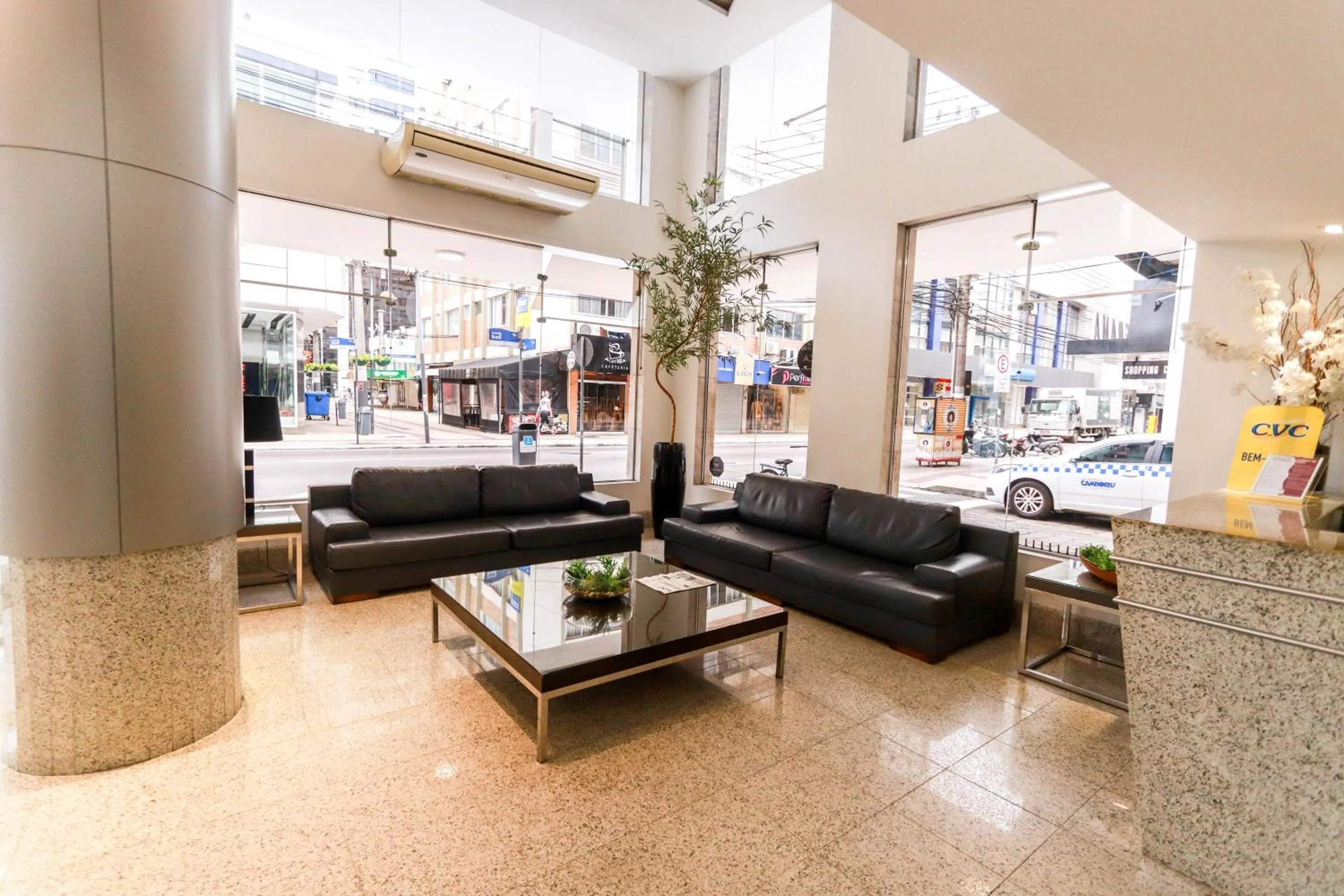 Lobby or reception in Hotel Pires