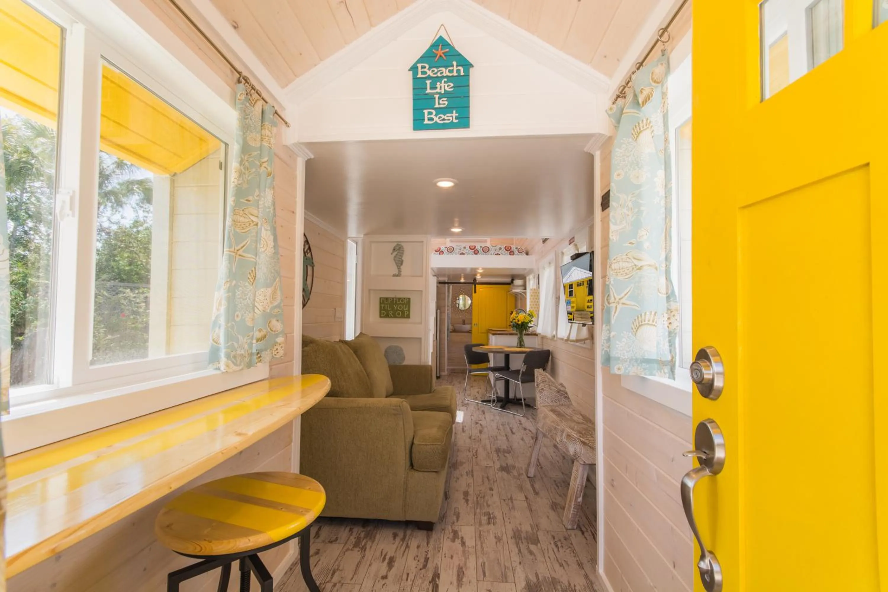 Photo of the whole room in Tiny House Siesta