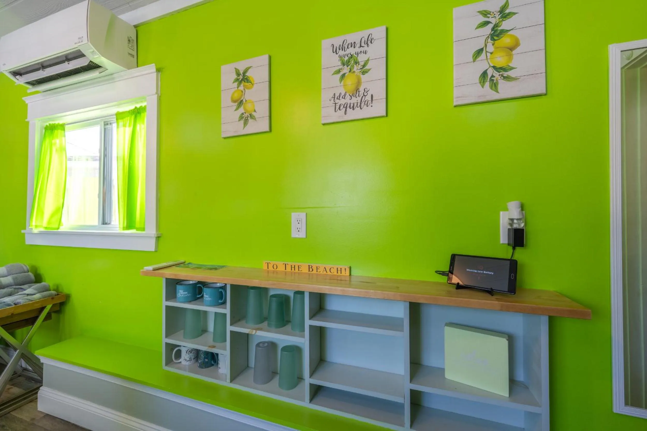 TV and multimedia in Tiny House Siesta