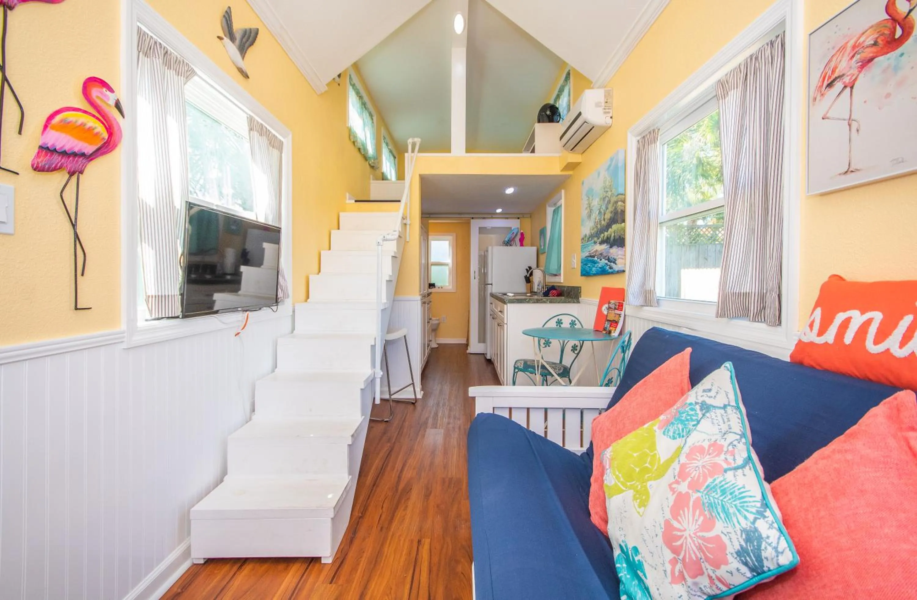 TV and multimedia in Tiny House Siesta