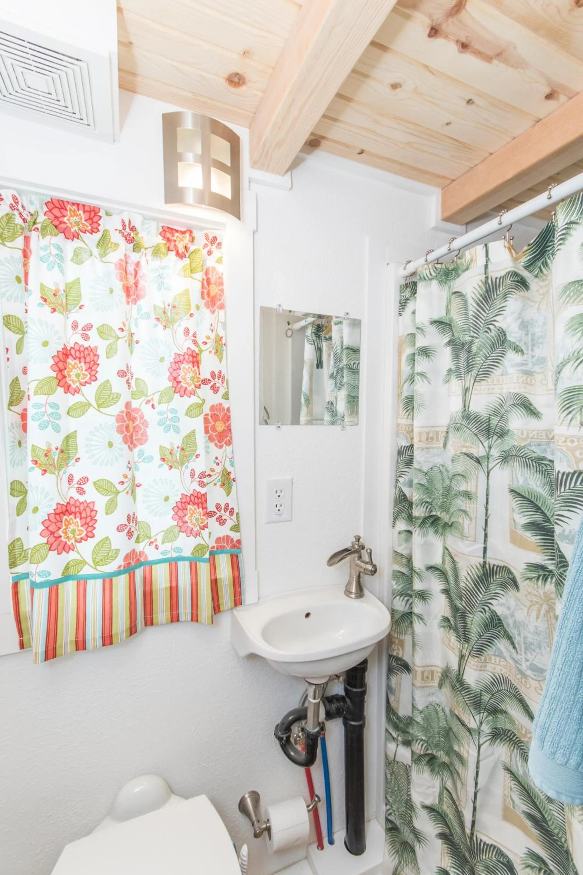 Bathroom in Tiny House Siesta