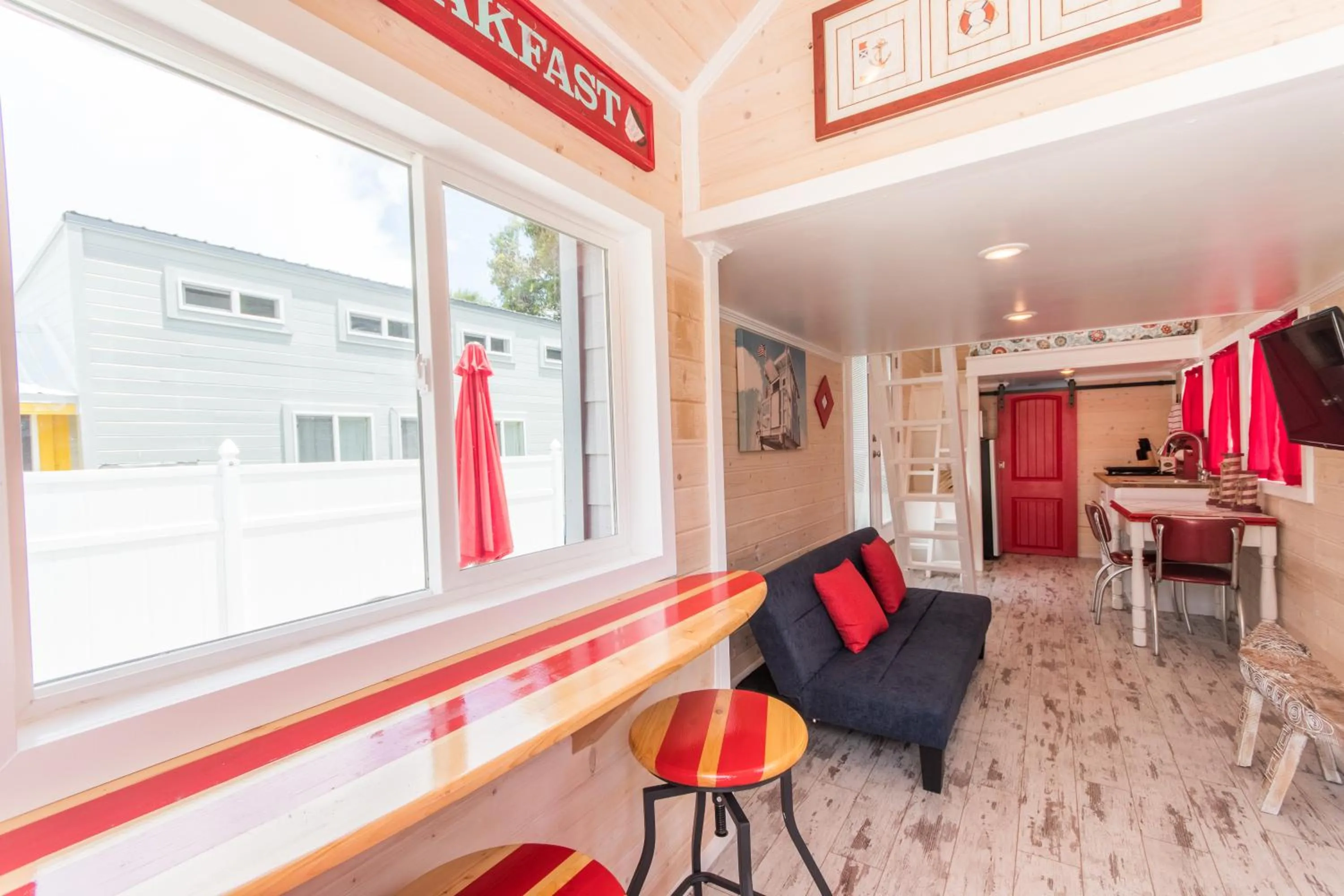 TV and multimedia in Tiny House Siesta