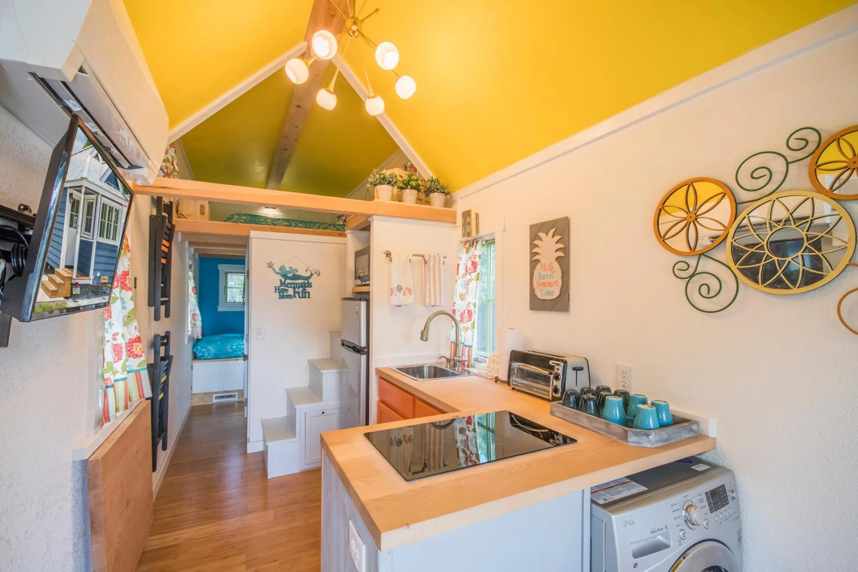 TV and multimedia in Tiny House Siesta