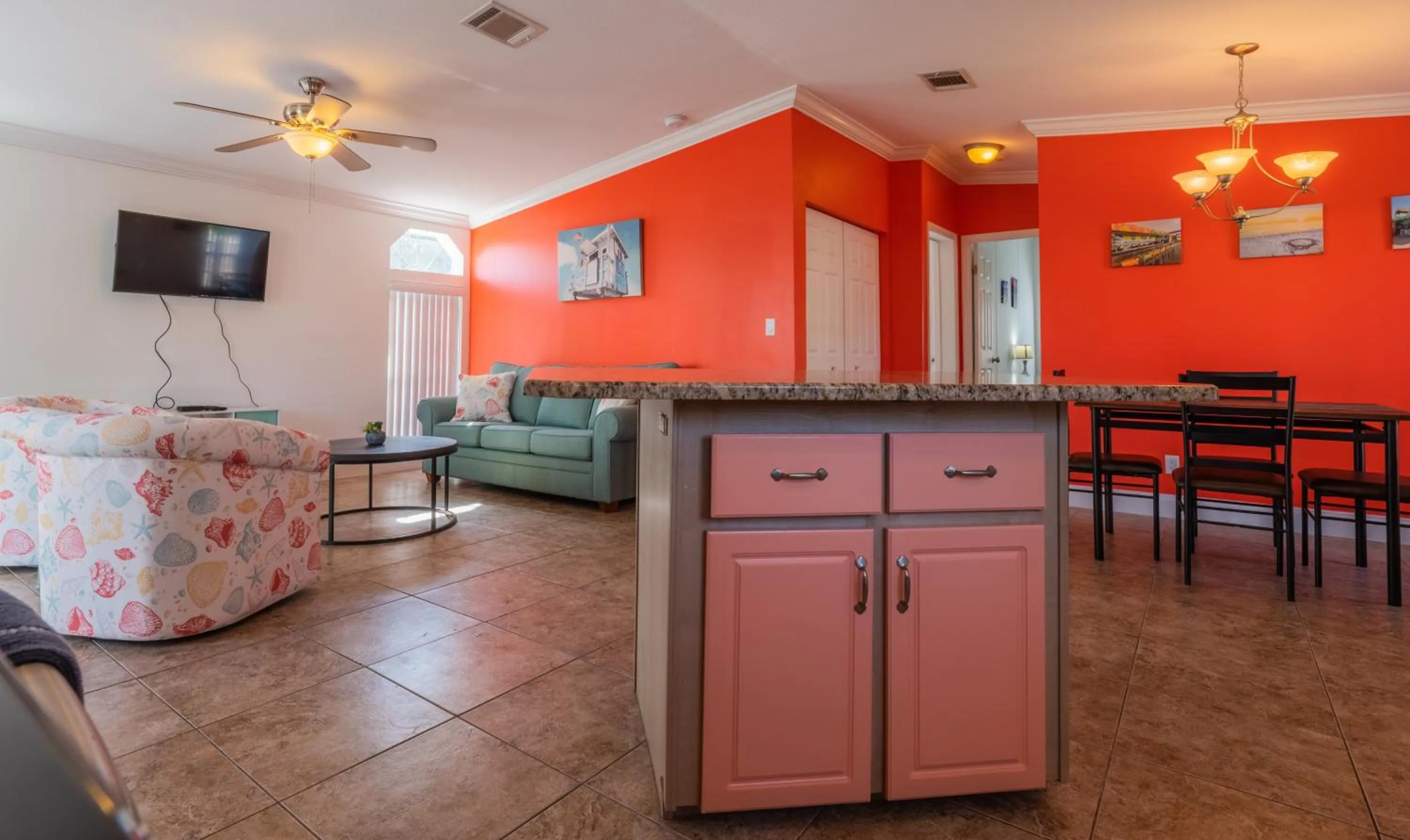 TV and multimedia in Tiny House Siesta