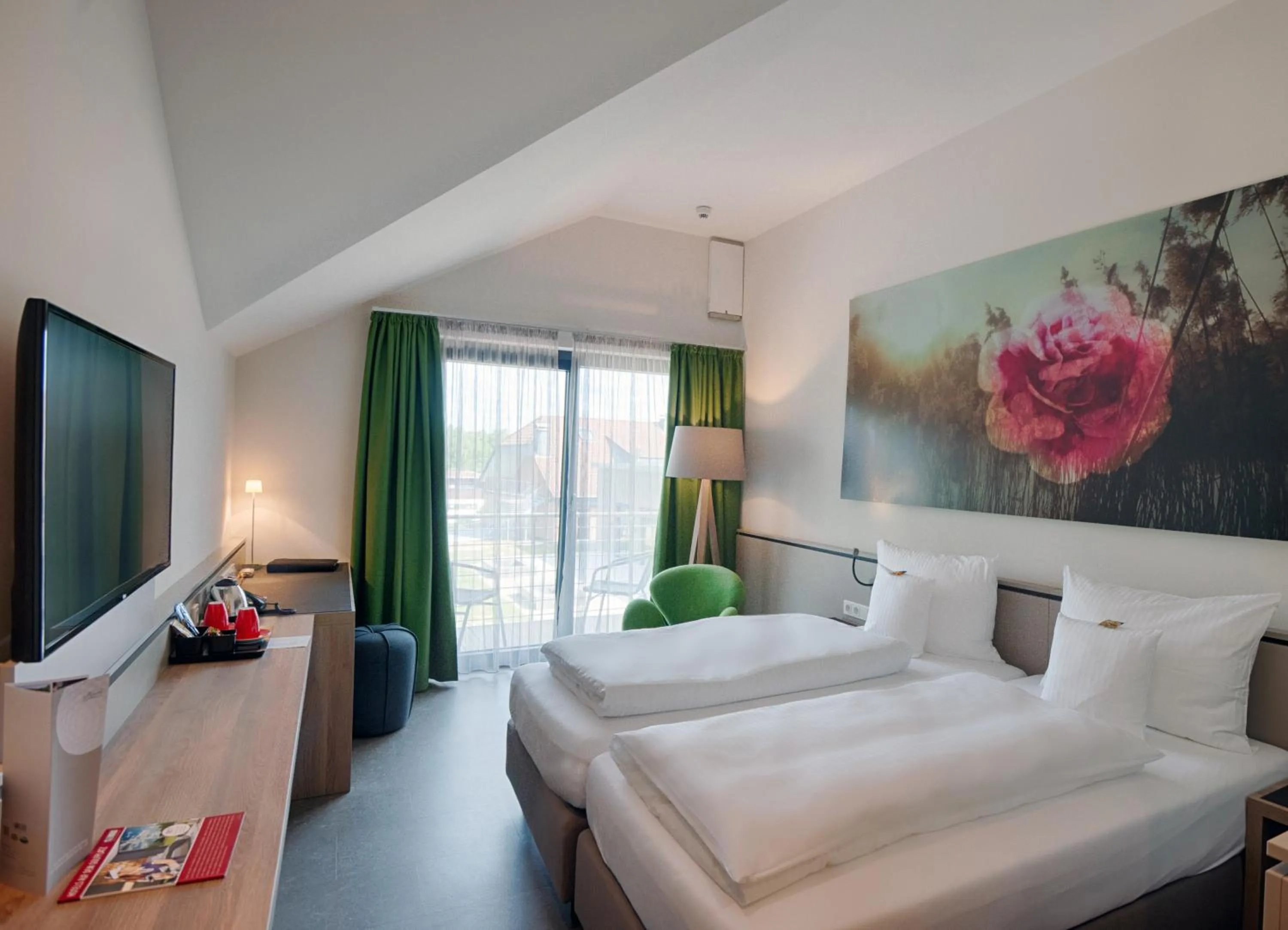 Photo of the whole room, Bed in Golf & Resort Hotel Gut Heckenhof