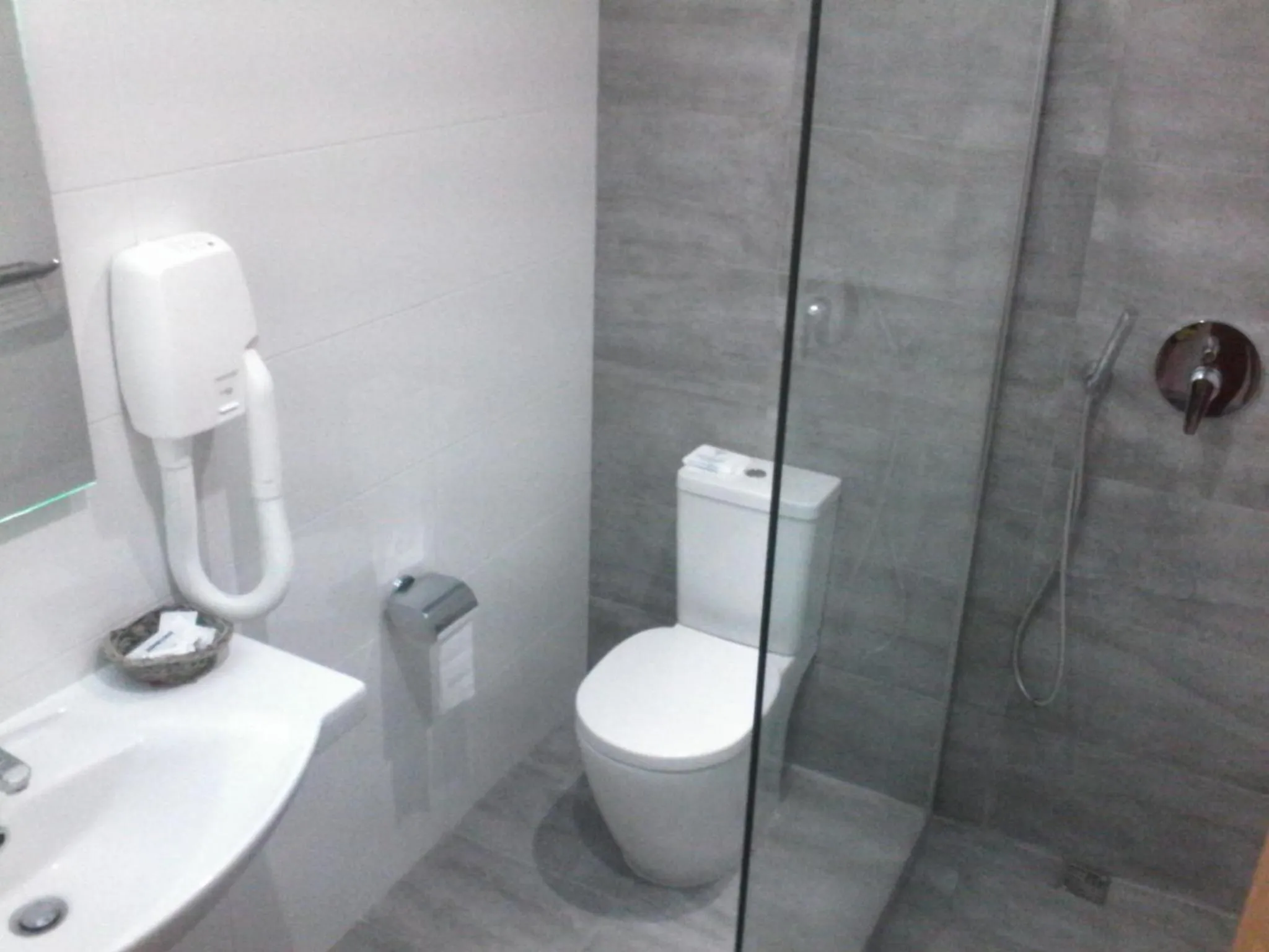 Bathroom in Hotel Santana