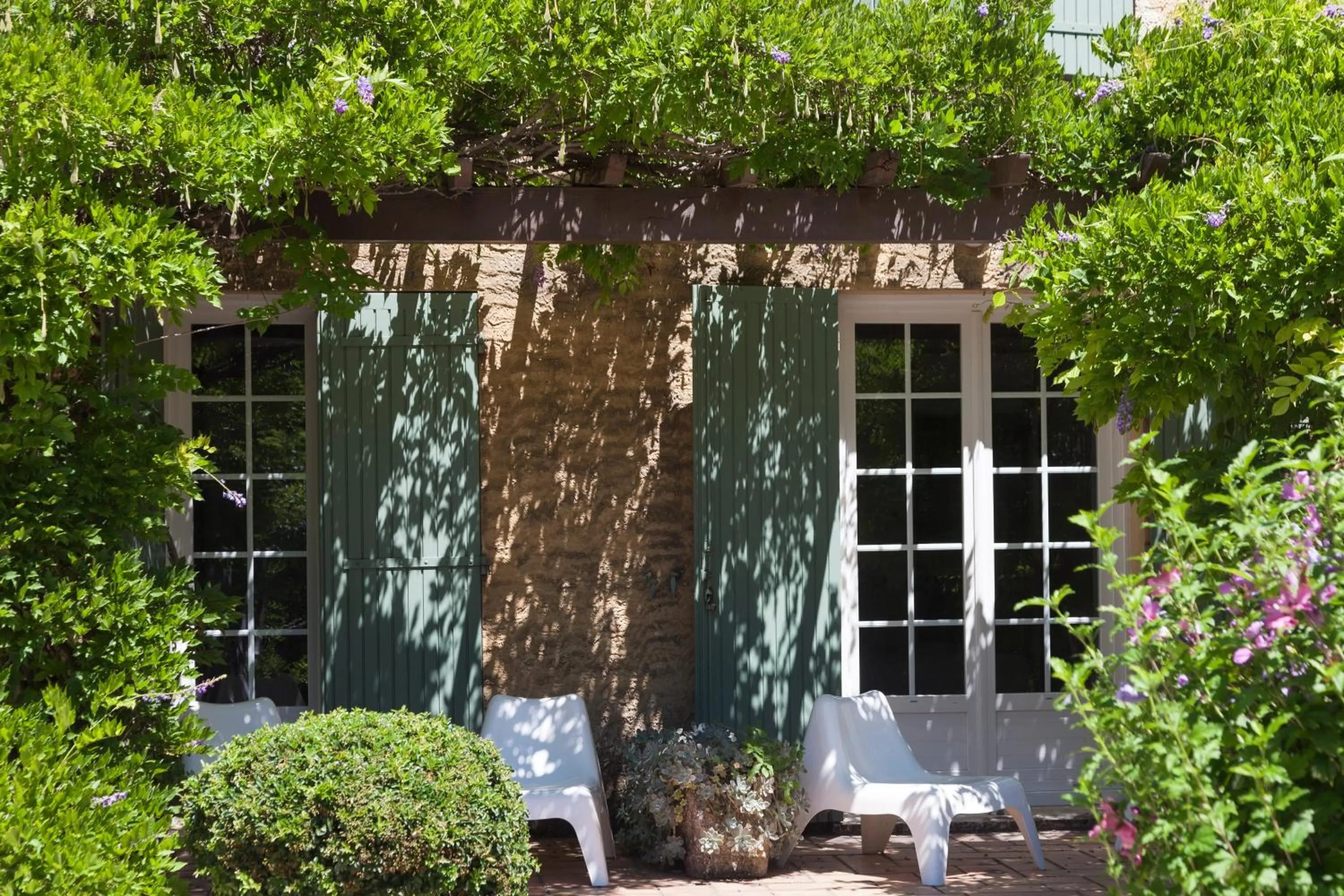Garden in Logis Hôtel Castel Mouisson