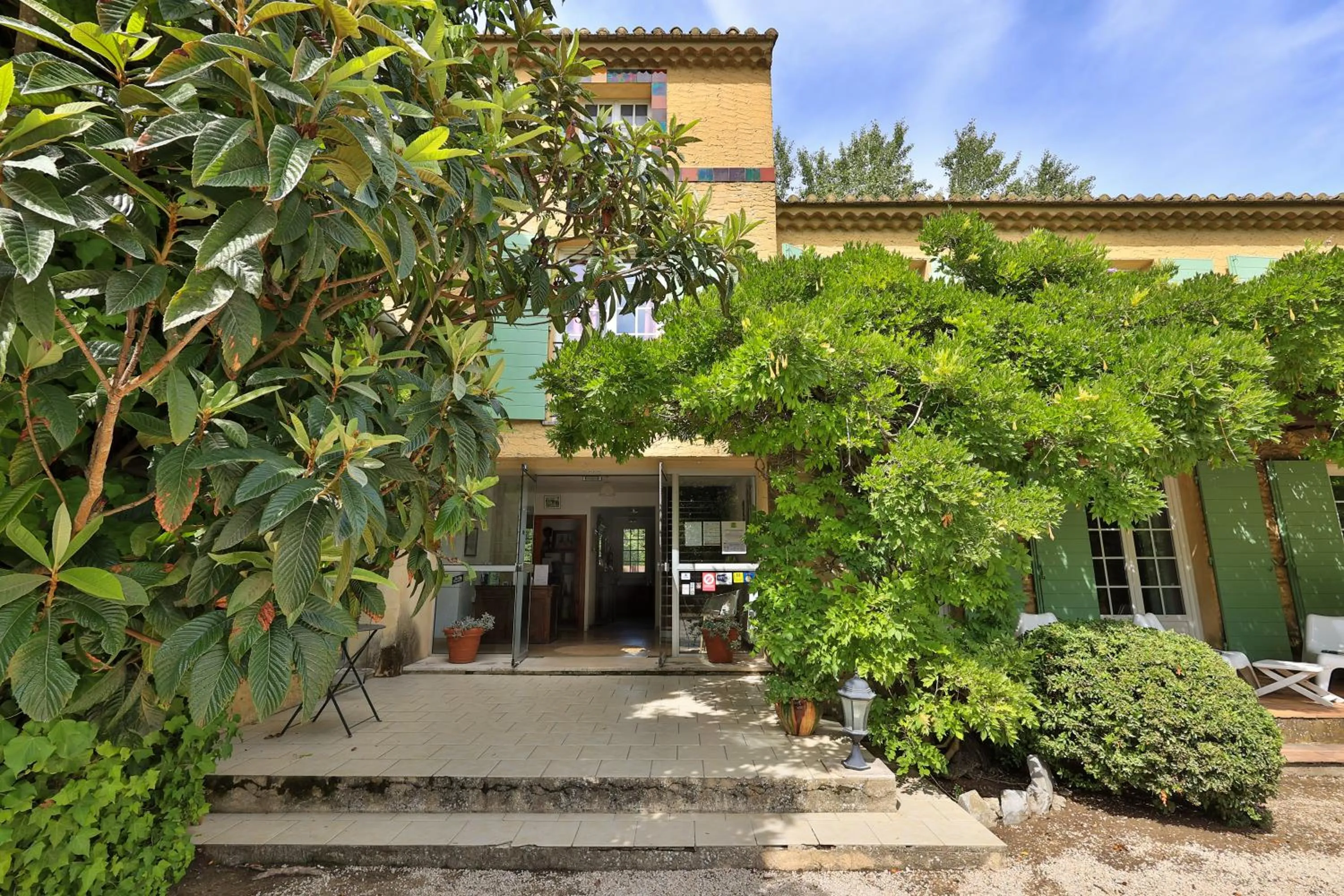 Property building in Logis Hôtel Castel Mouisson