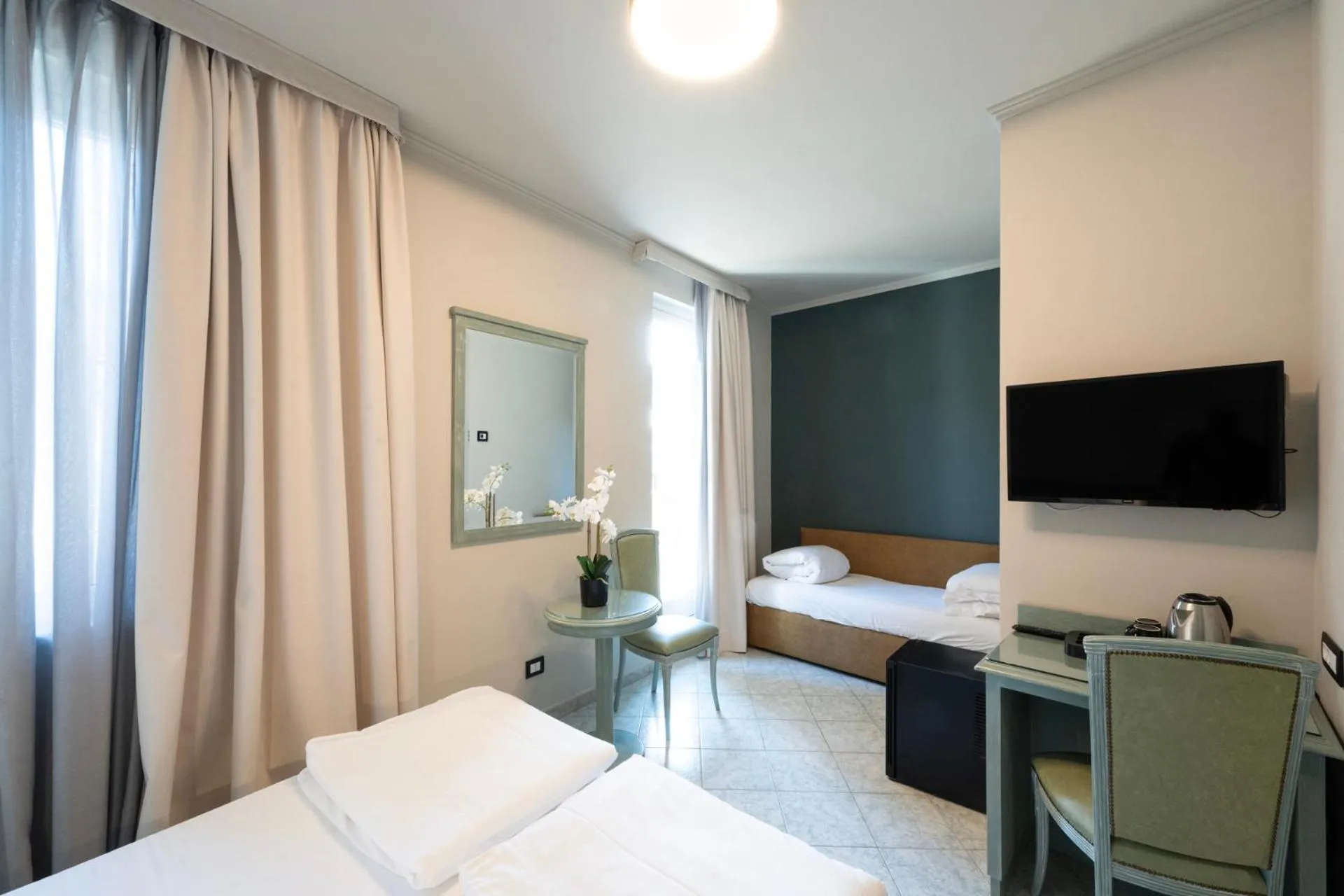 Photo of the whole room, Bed in Cavour 30TRE - Hotel Moderno